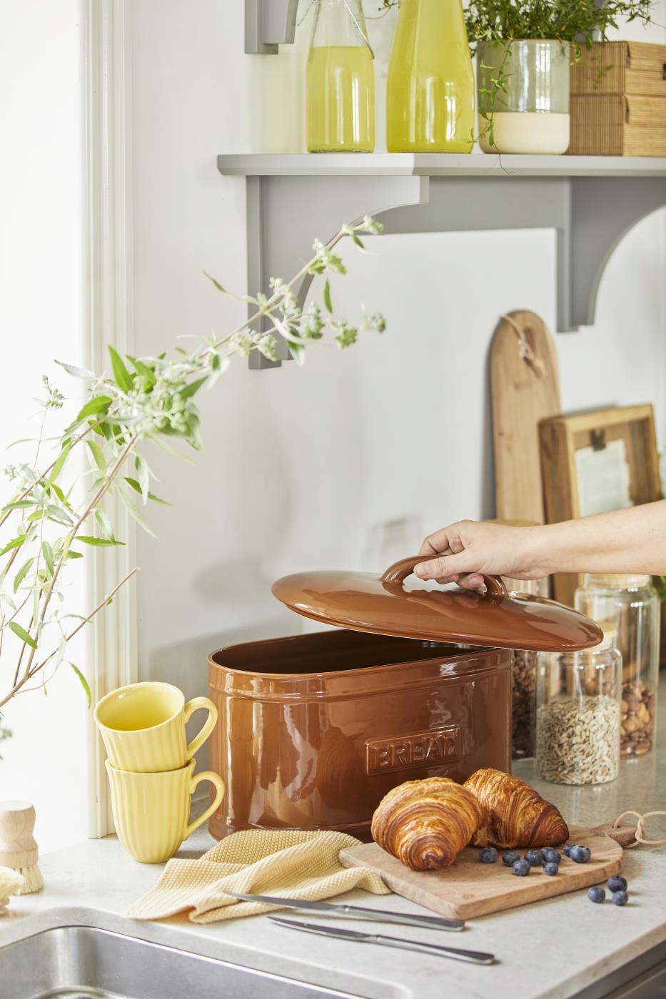 CHLEBAK CERAMICZNY Z POKRYWKĄ IB LAURSEN BRĄZOWY Kolor odcienie brązu i beżu