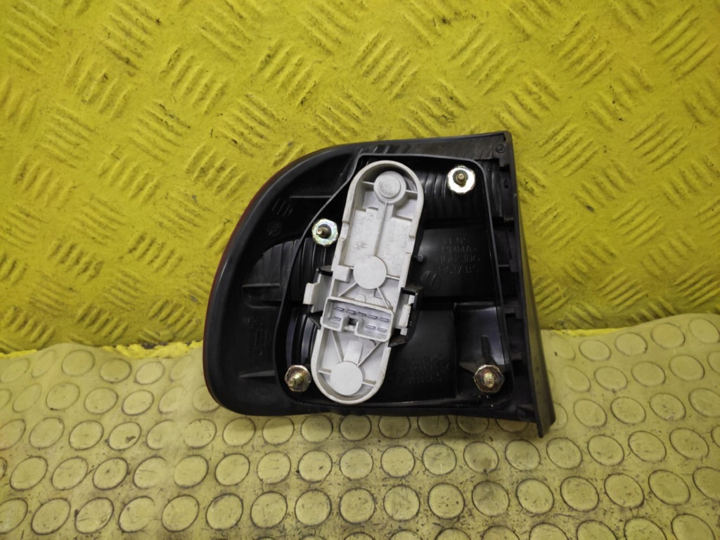 VOLVO V40 light right rear part 30887334