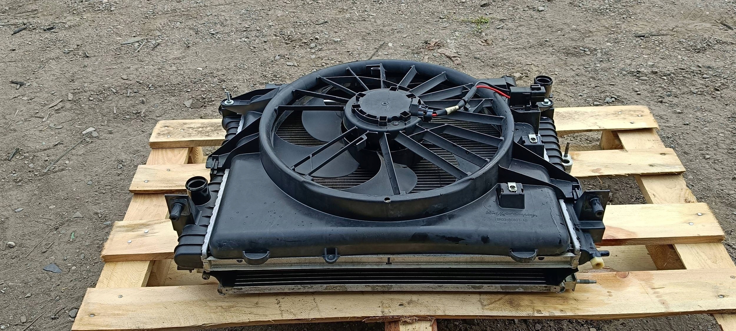 chladiče chladič ventilátor komplet Ford Mustang 5.0 3.7 2011-2014