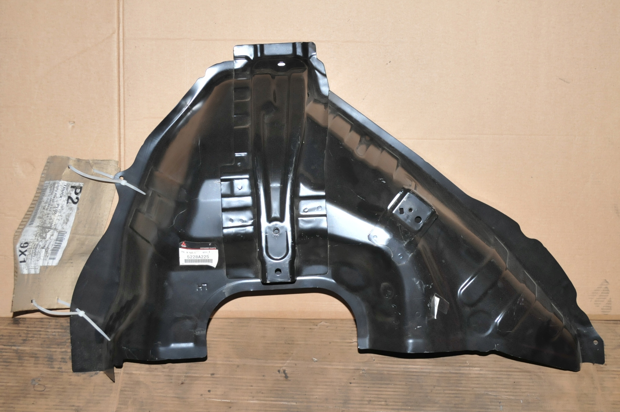 REPERATURKA NADKOLE LEWE TYŁ MITSUBISHI OUTLANDER