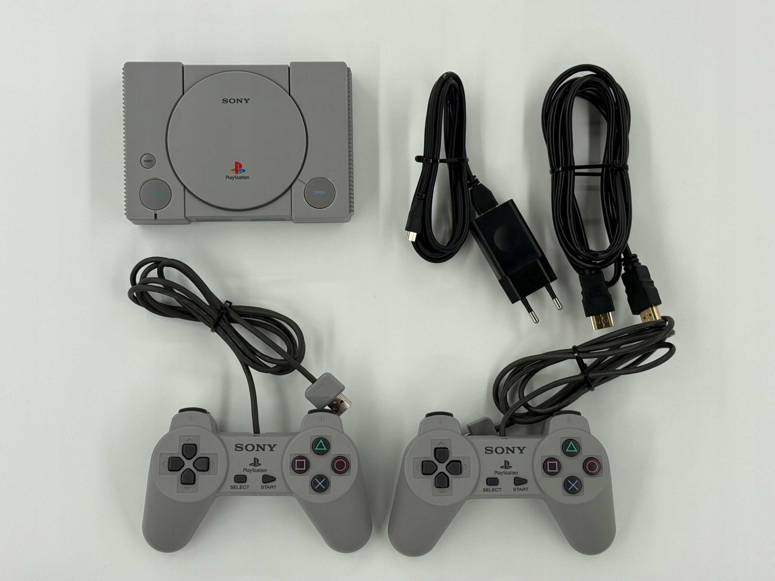 PlayStation Classic SCPH-1000R グレー Sony PlayStation Classic (SCPH-1000R) od PLN 855,95 (2025