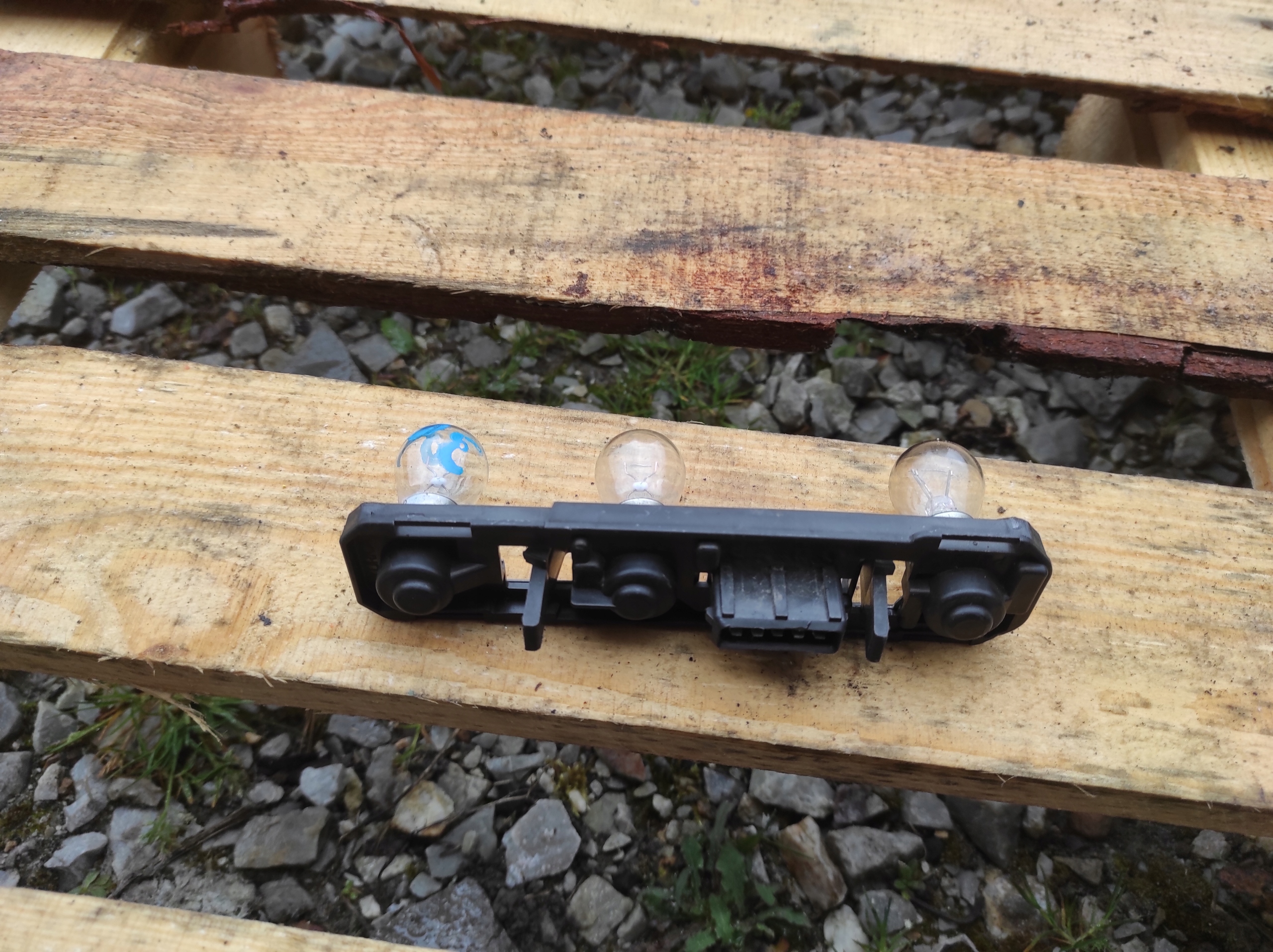 light housing left rear part left rear PEUGEOT 306 5045