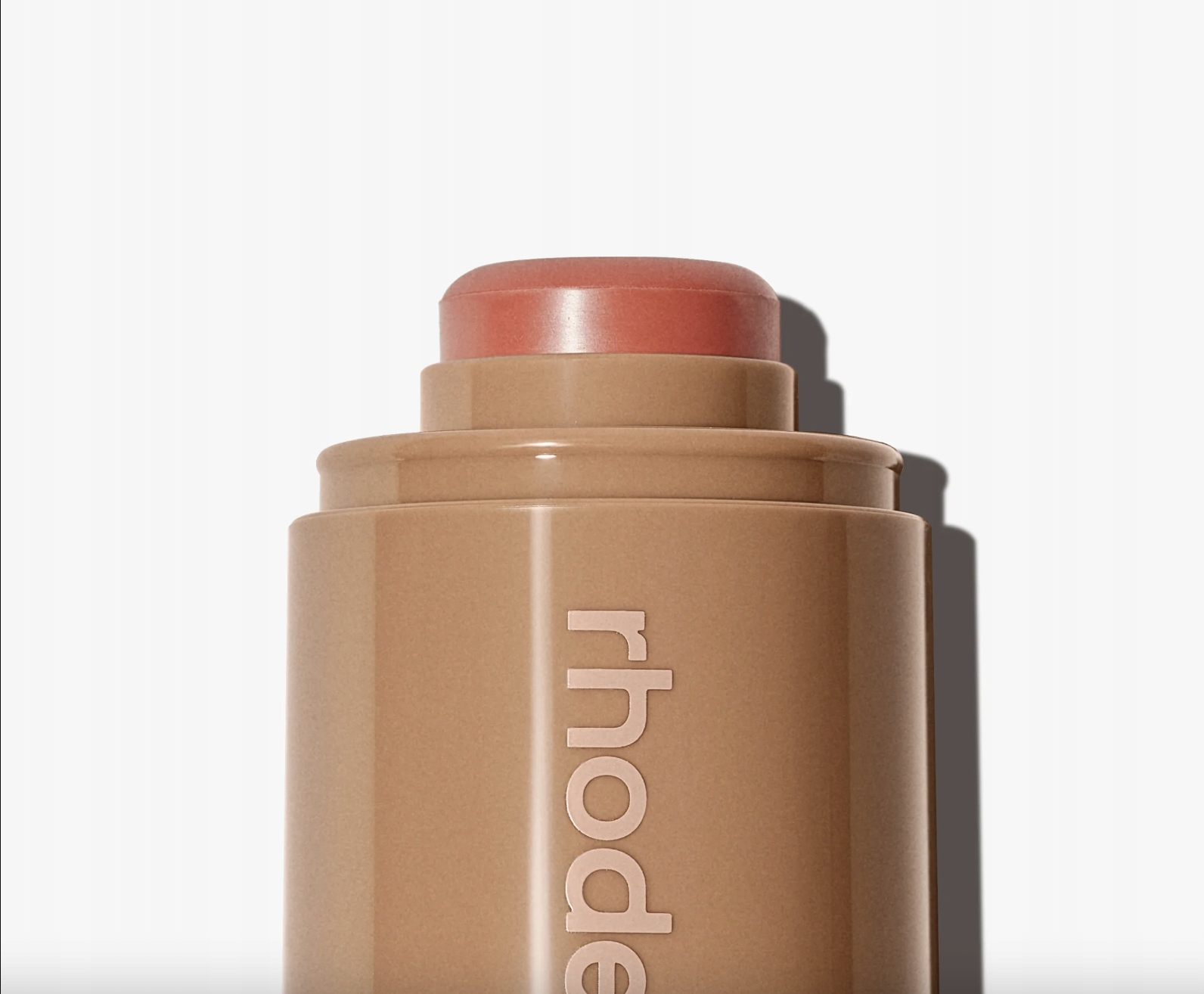 Rhode Pocket Blush krémová tvářenka 2v1 FRECKLE-neutral peach