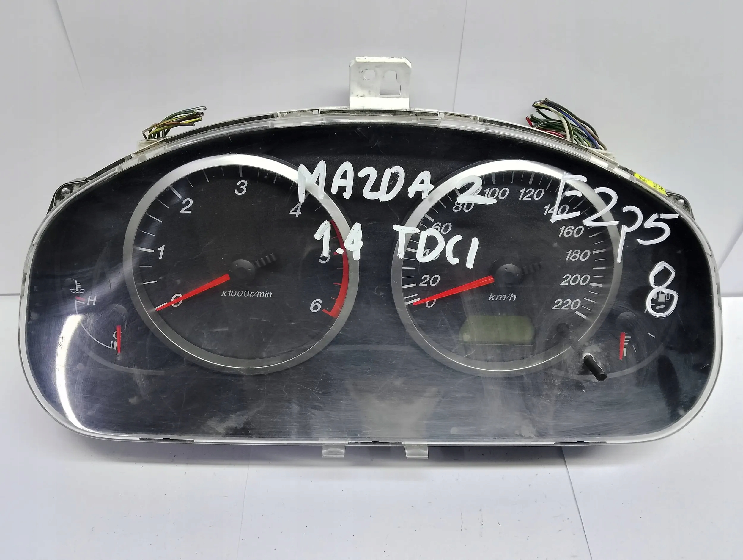 Mazda 2 2003 Liczniki, dials J37G