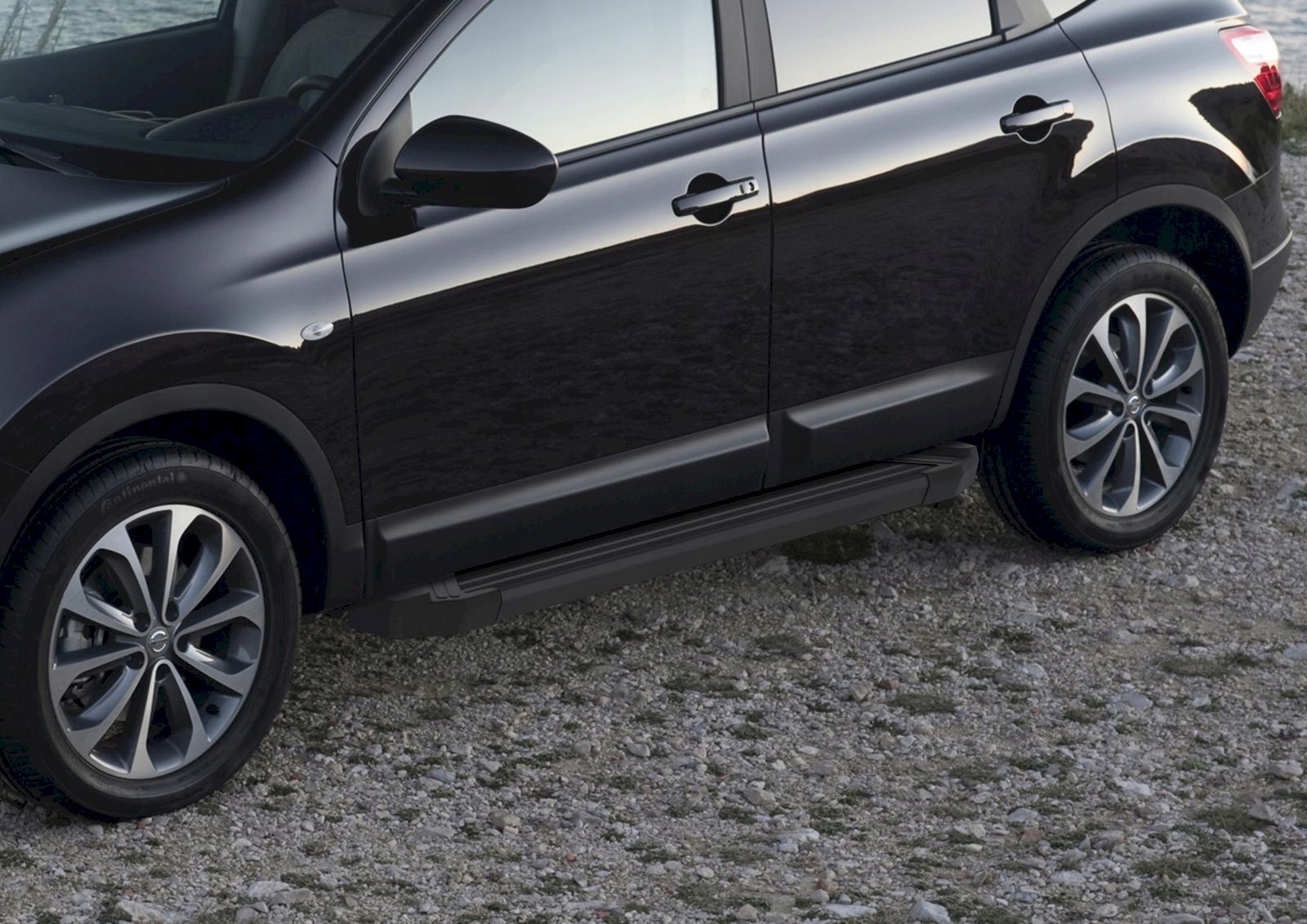 Stopnie boczne Nissan Qashqai 2007-13 orurowanie TUV