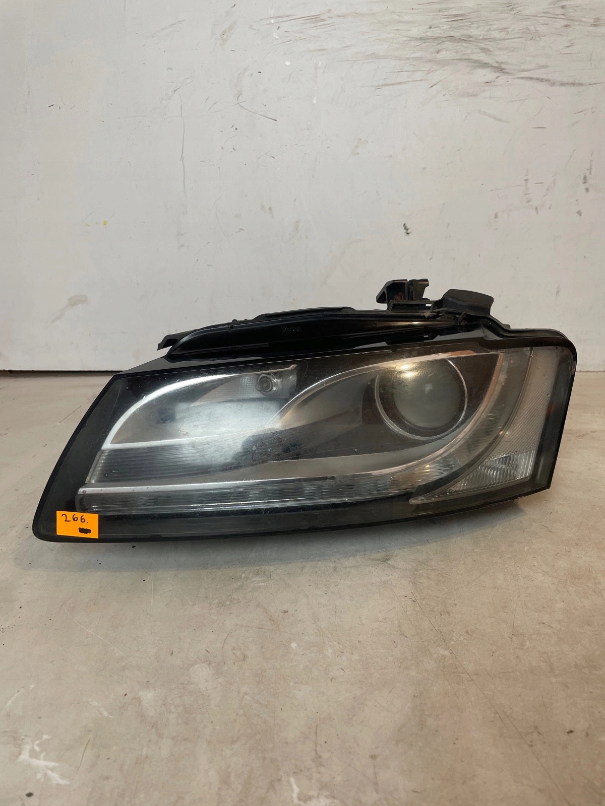 light front front left Audi A5 8T Xenon UK