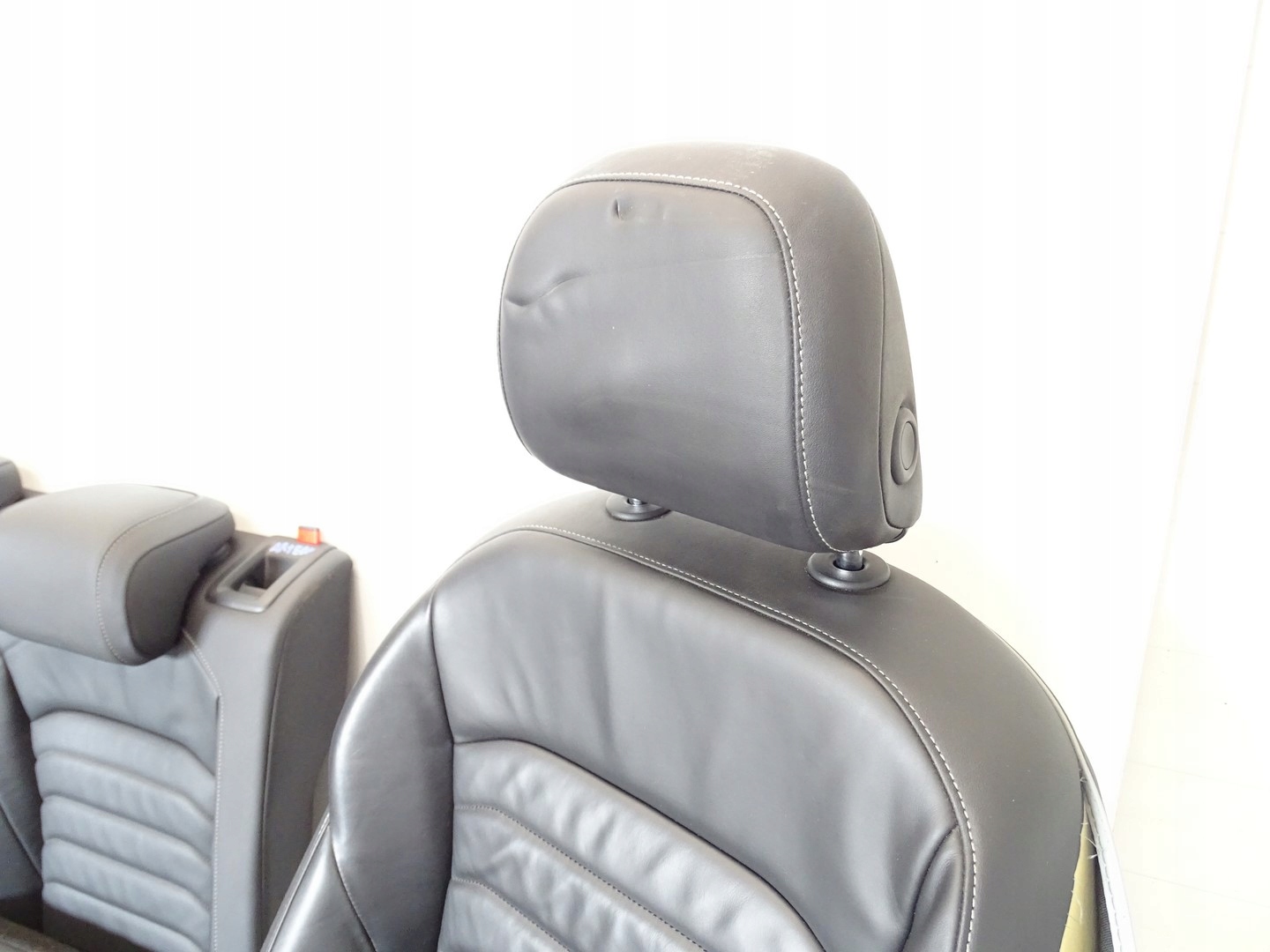 seats front rear part rear. seat KOMPLET leather VW ARTEON R-LINE