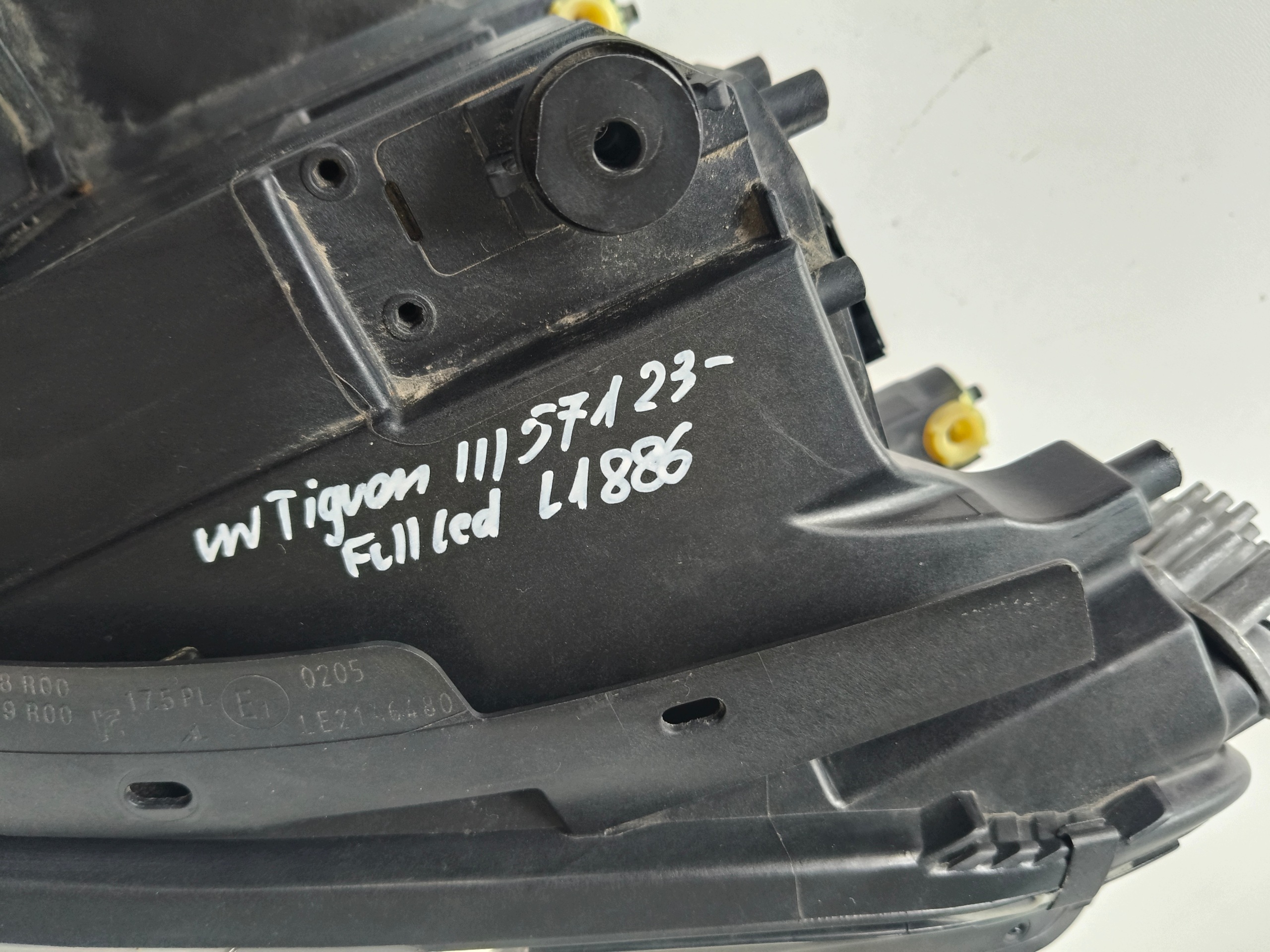 light left REFLEKTOR VW TIGUAN III 571 23- FULL LED