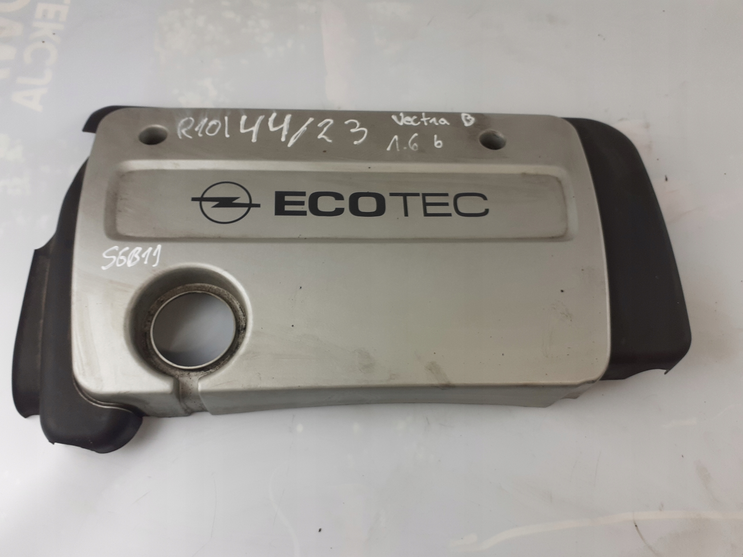 Opel Vectra B 1.6B motor cover upper