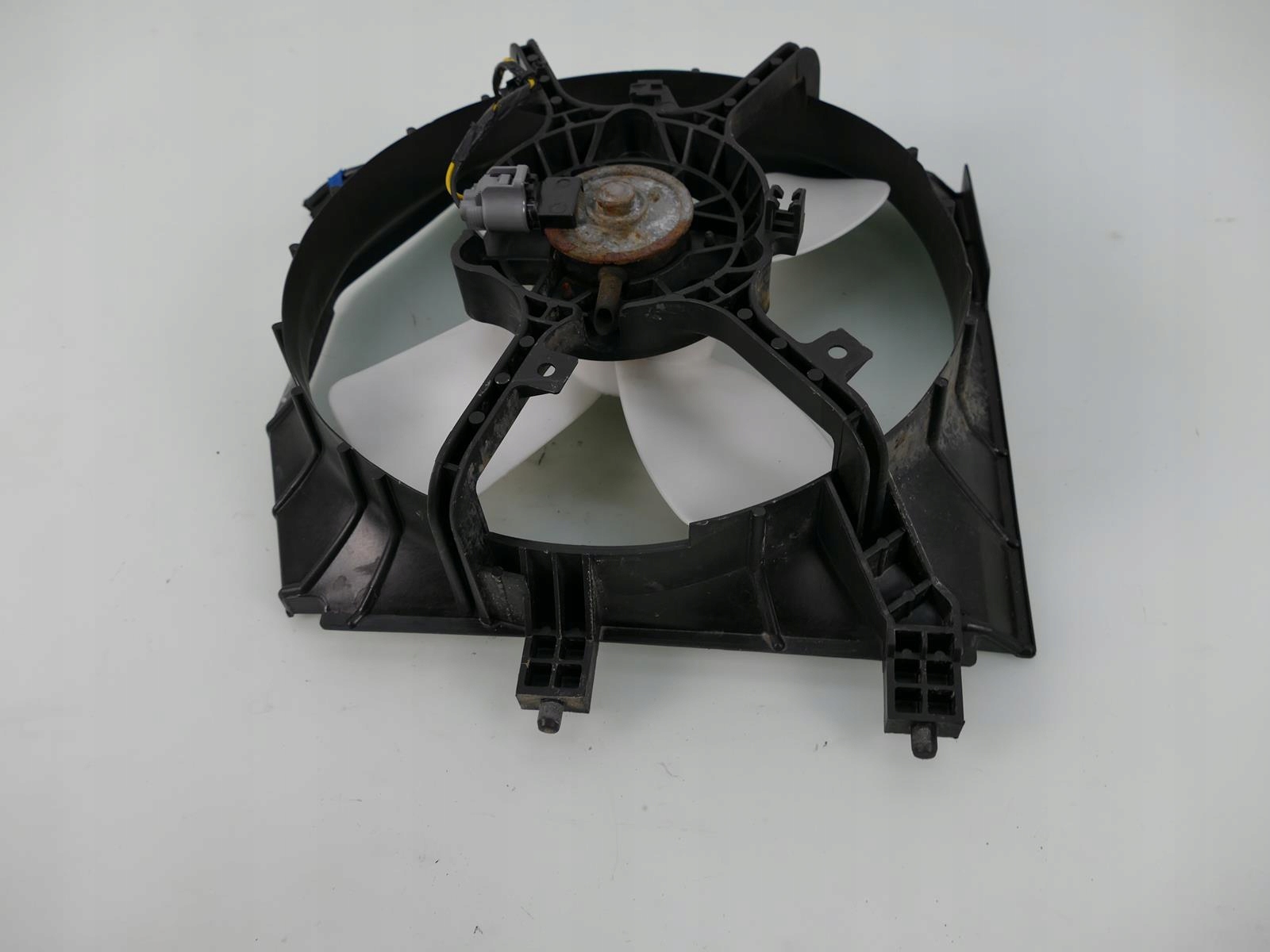 MAZDA PREMACY 1.8 b ventilátor klimatizaci