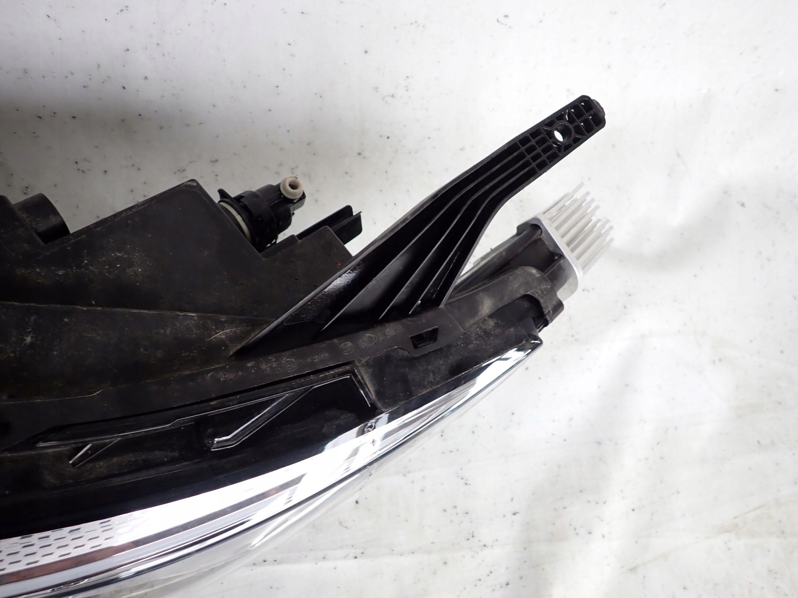 MG ZS LIFT 19- light left front front FULL LED 11275385