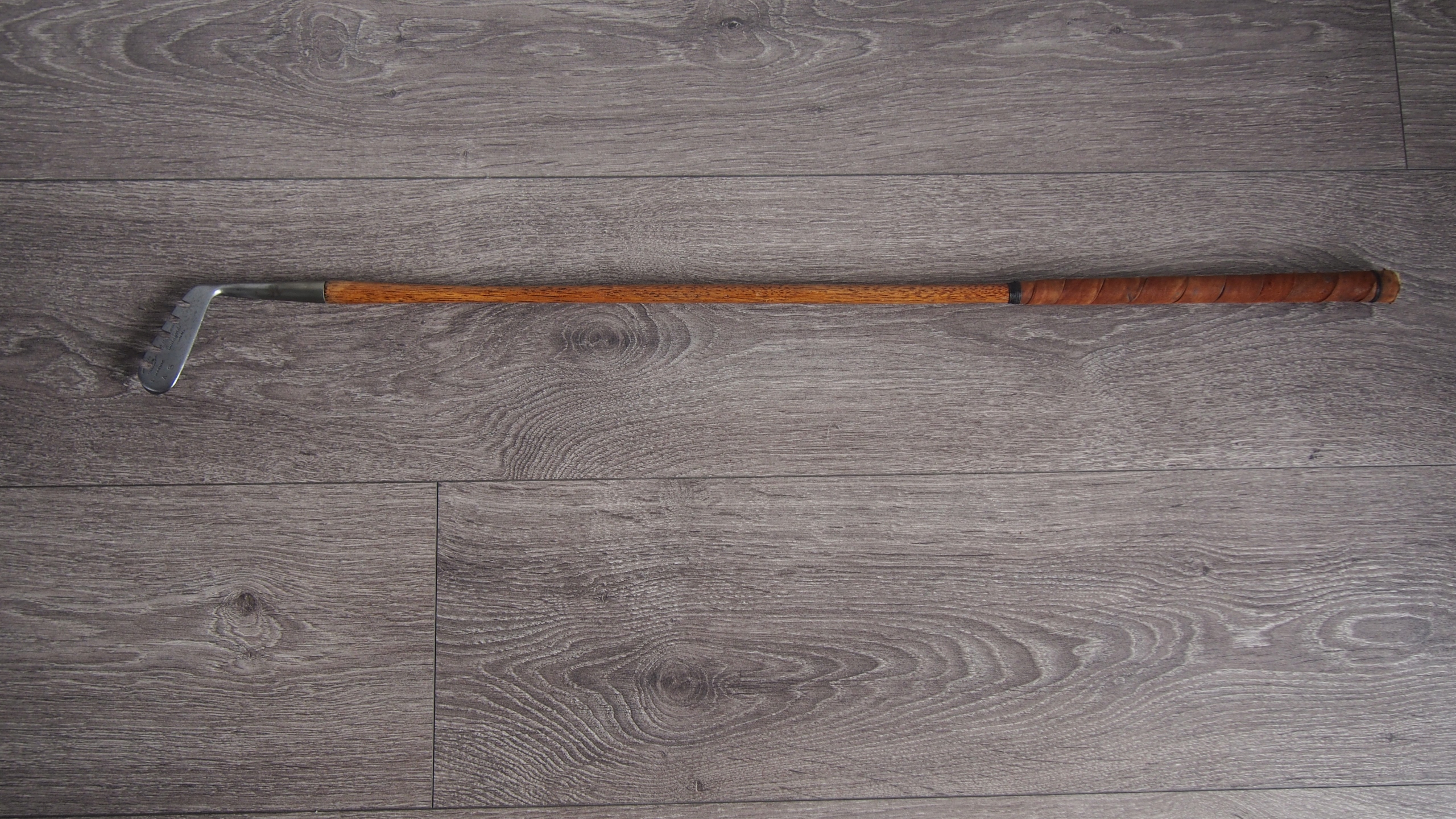 KOLEKCJONERSKI KIJ DO GOLFA HICKORY RĘCZNIE KUTY Marka inna