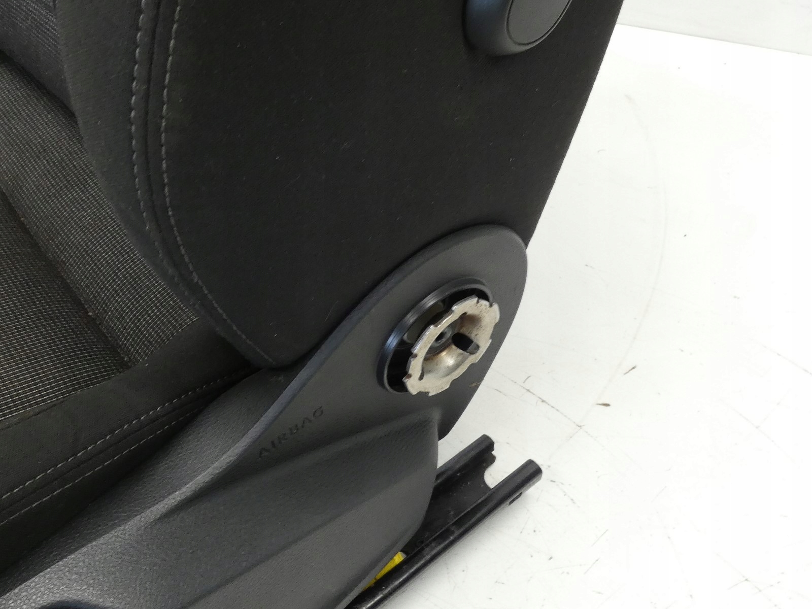 seat left front driver´s VW PASSAT B8 sedan / KOMBI MATERIALOWY