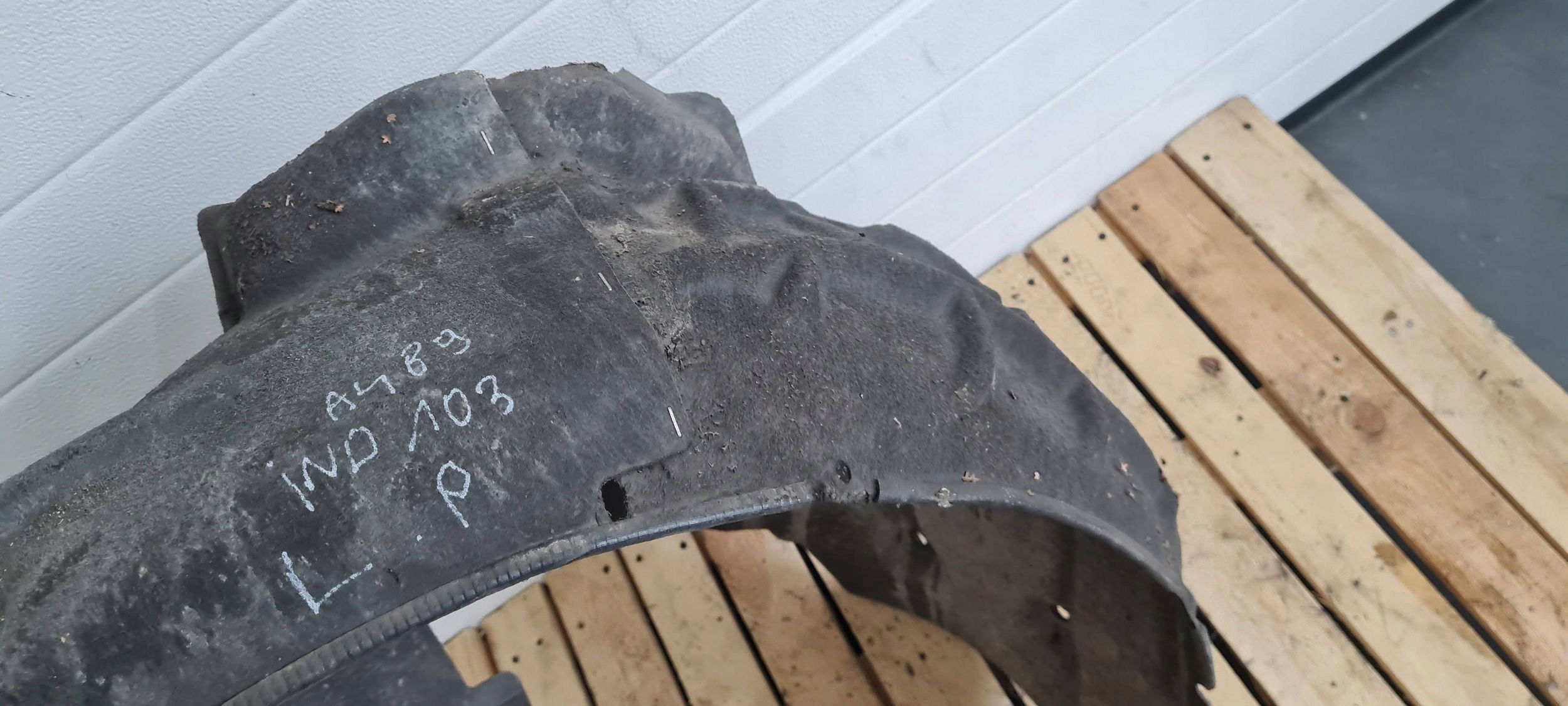 A4 B9 8W mudguard left left front front MATERIAL 8W0821171B