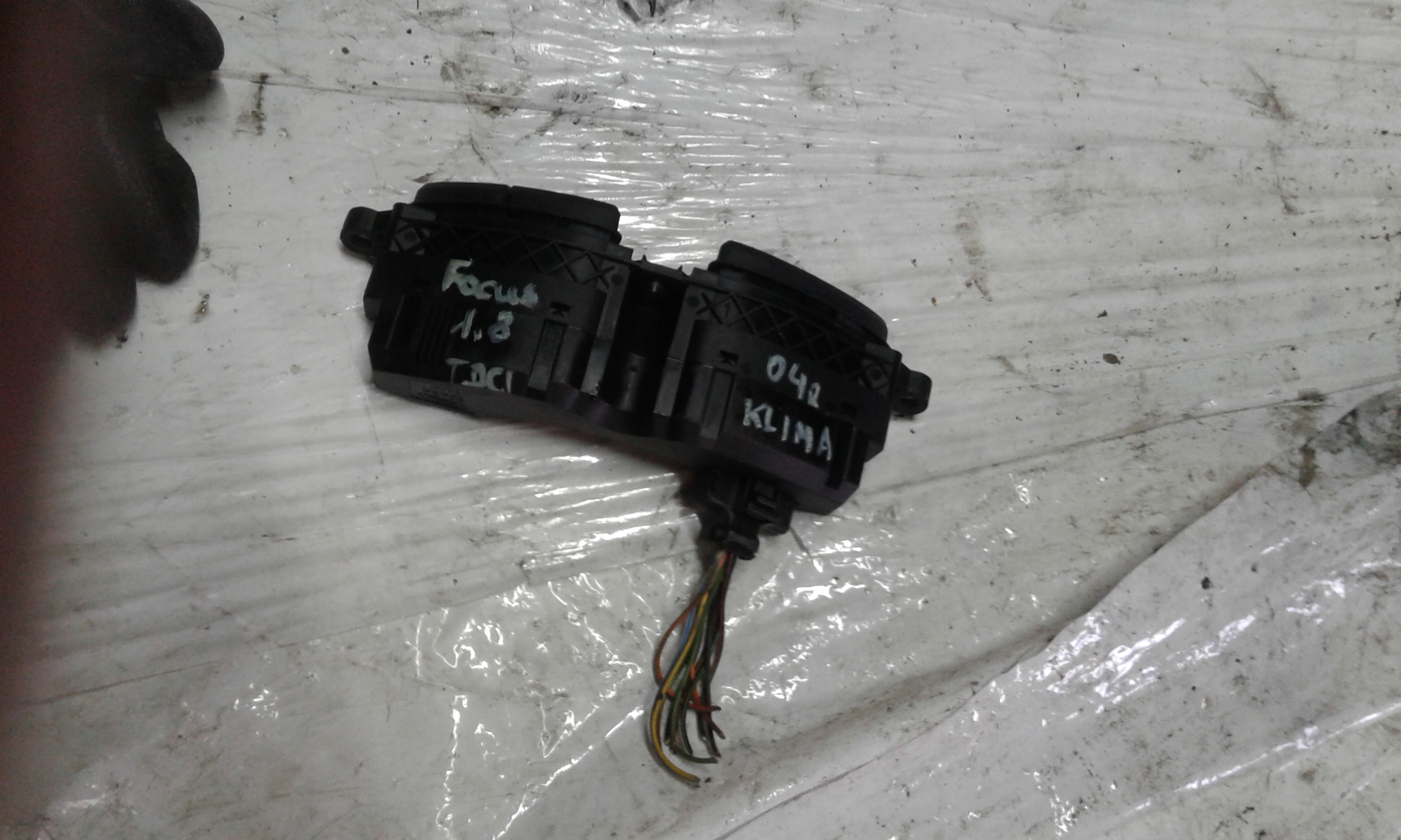 switch OGRZEWANIA windows FORD FOCUS YS4T19A945BA