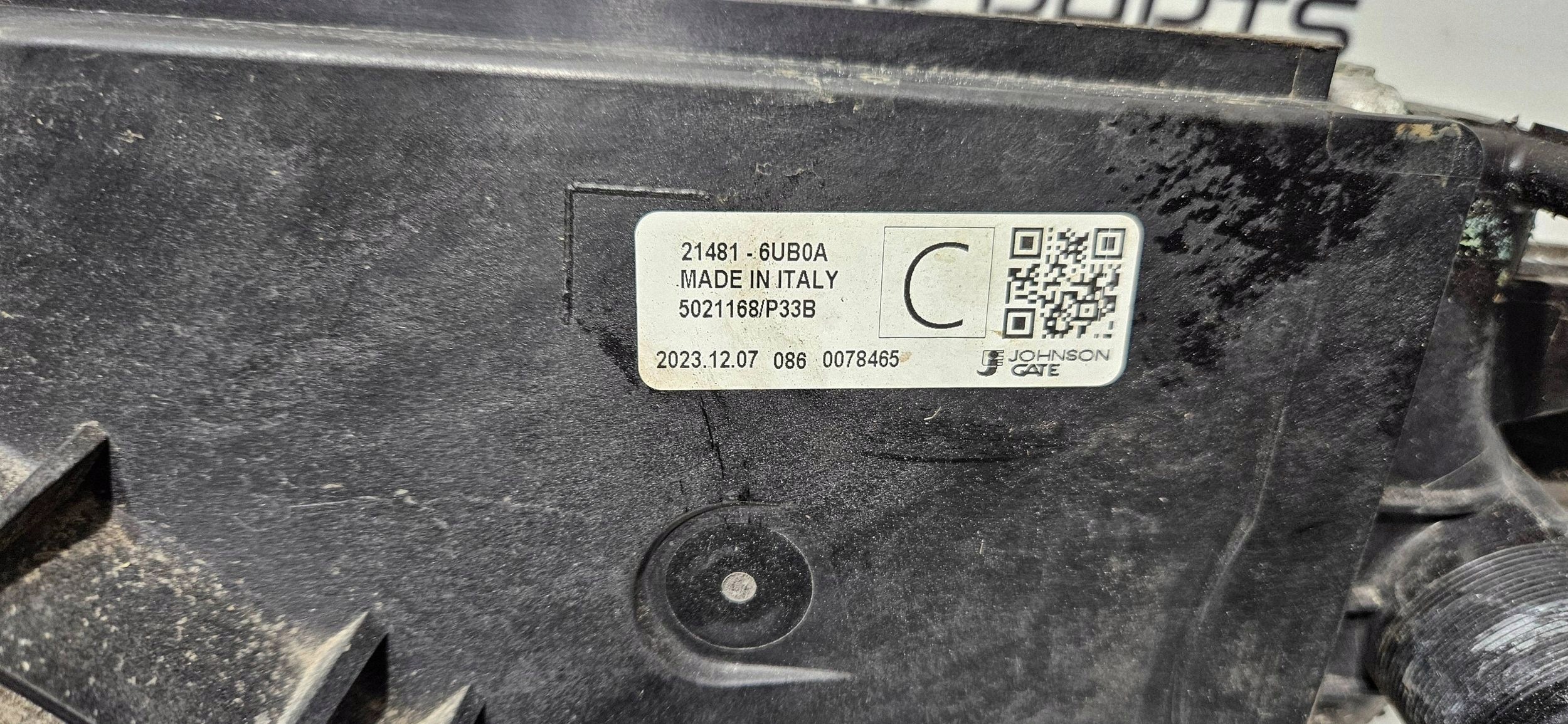 chladič vody ventilátor NISSAN QASHQAI III J12 21- Originál 21481-6UB0A