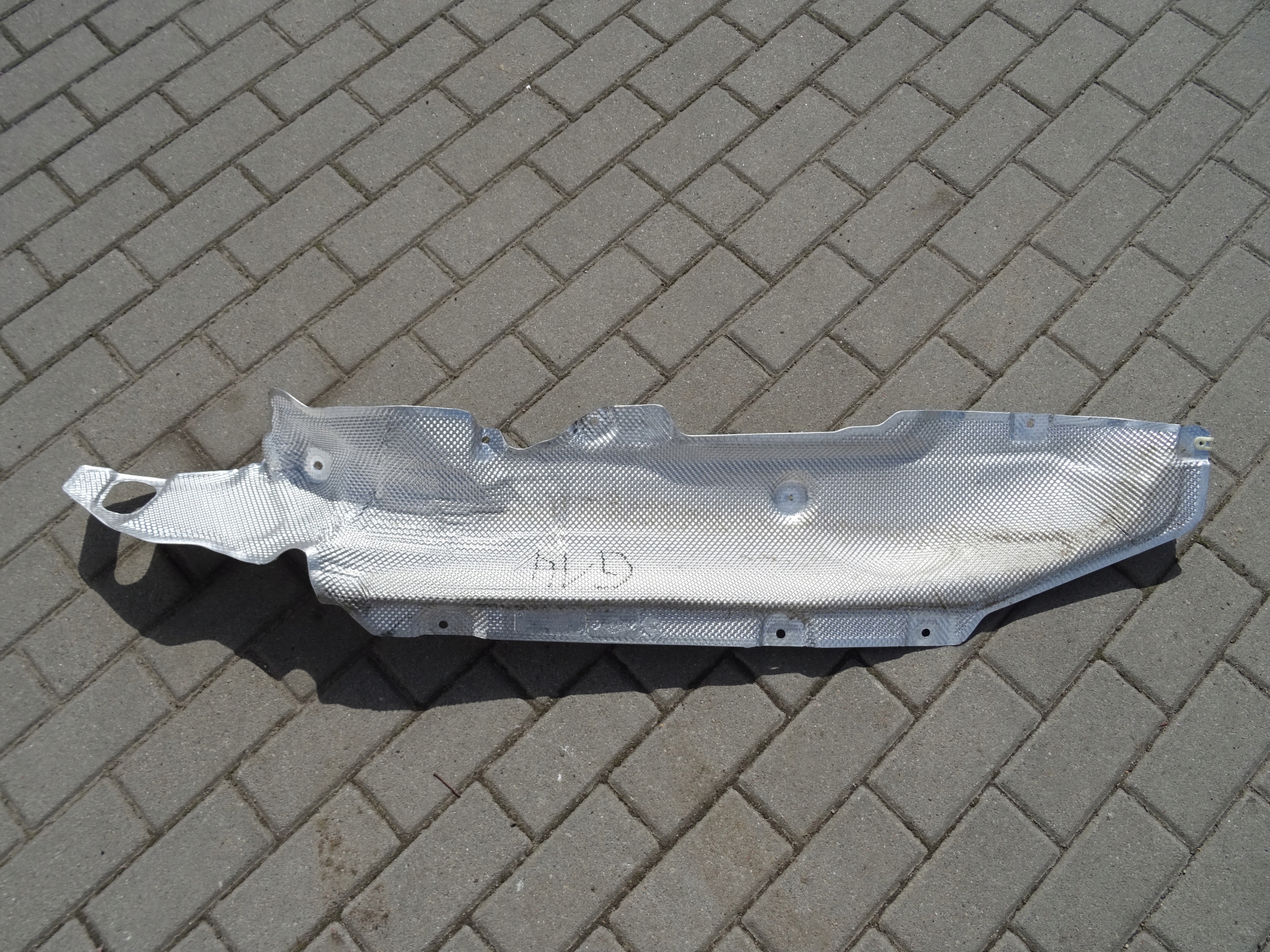 BMW 8 G14 теплозащитный экран 74730212