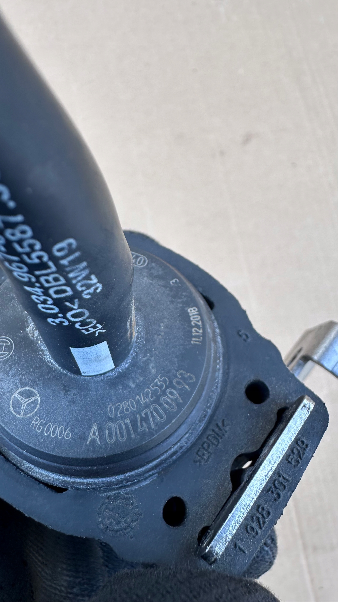 mercedes-benz oe A0014700993