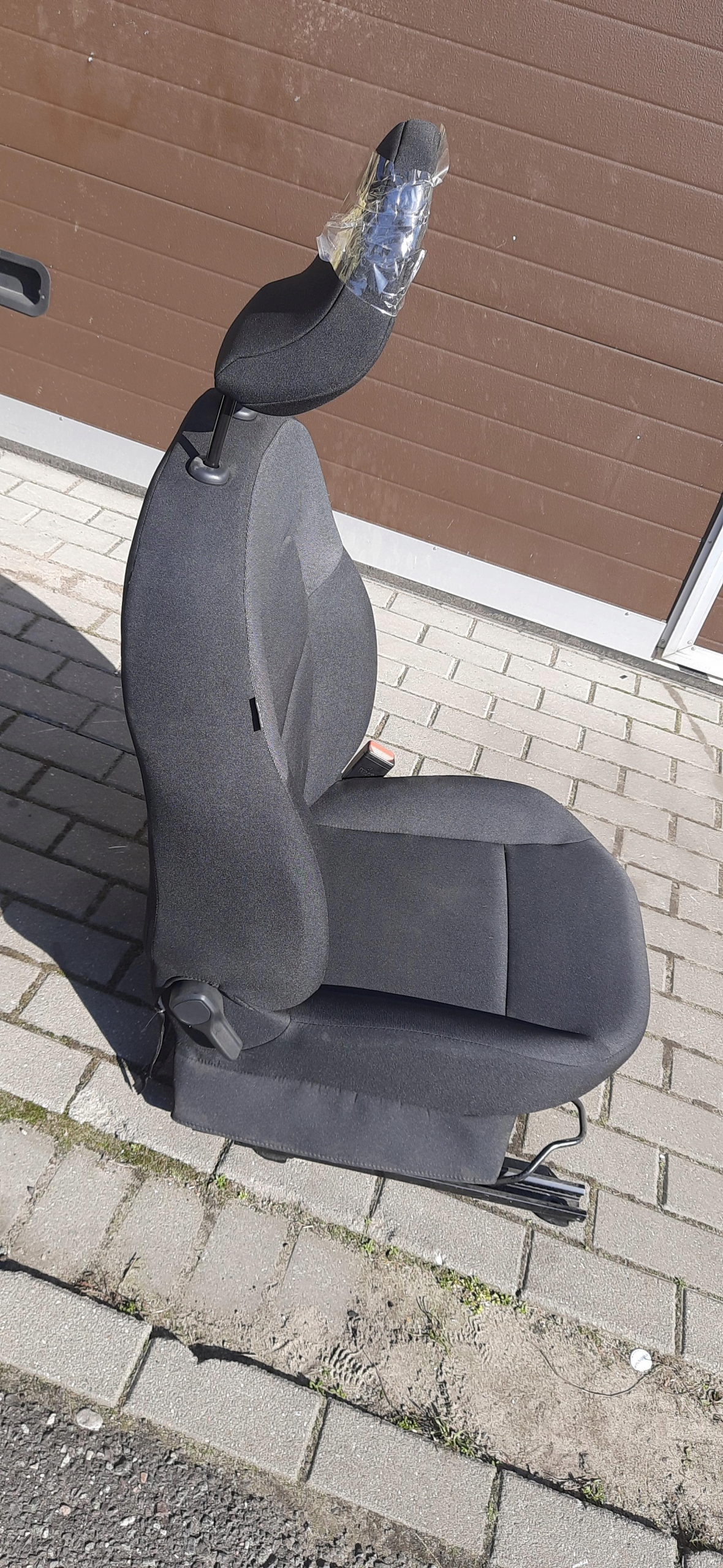 кресло пассажира правый передний Dacia SANDERO III