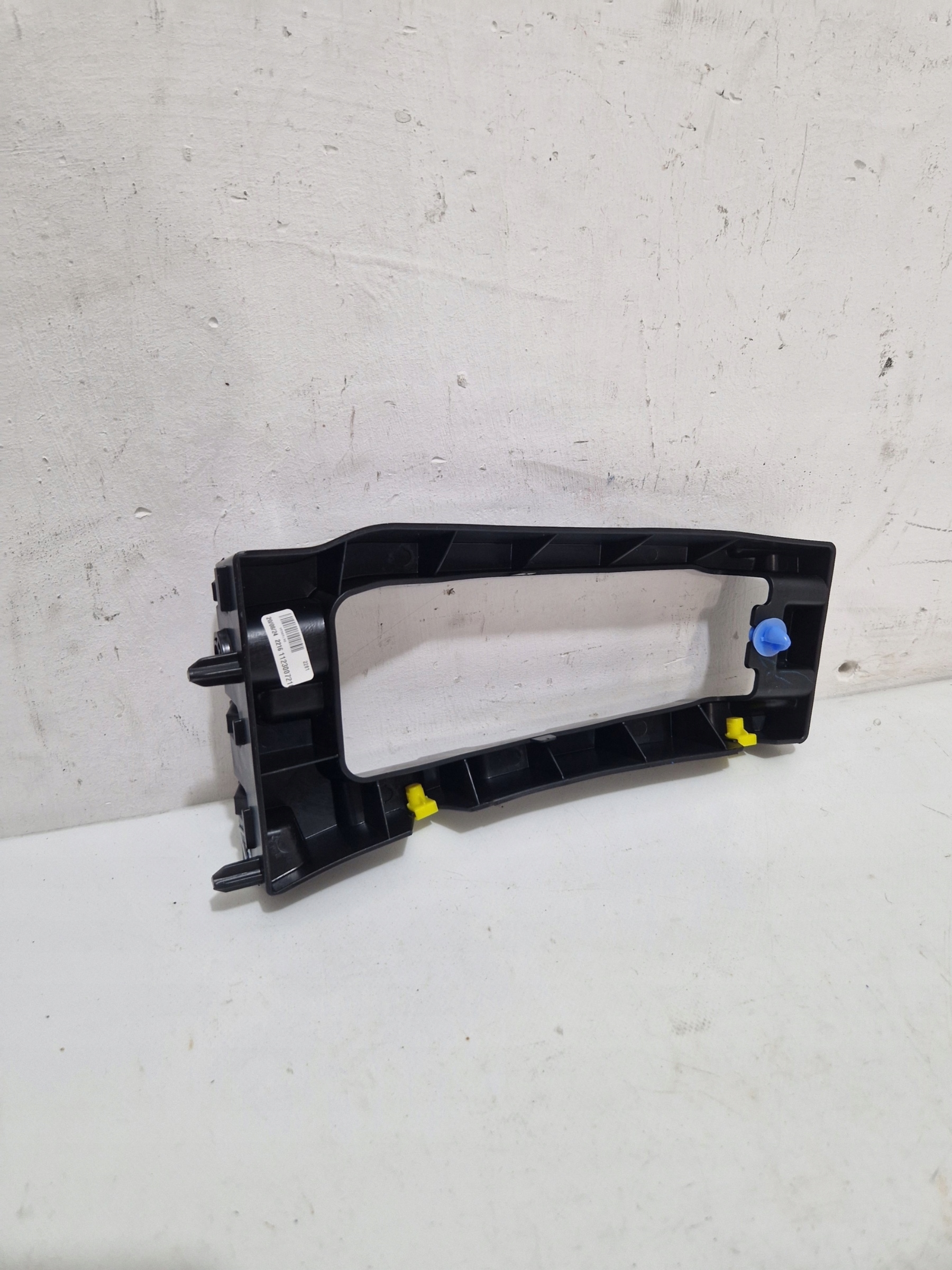 * CITROEN BERLINGO IV 2018- bumper bracket right rear part 9816808680