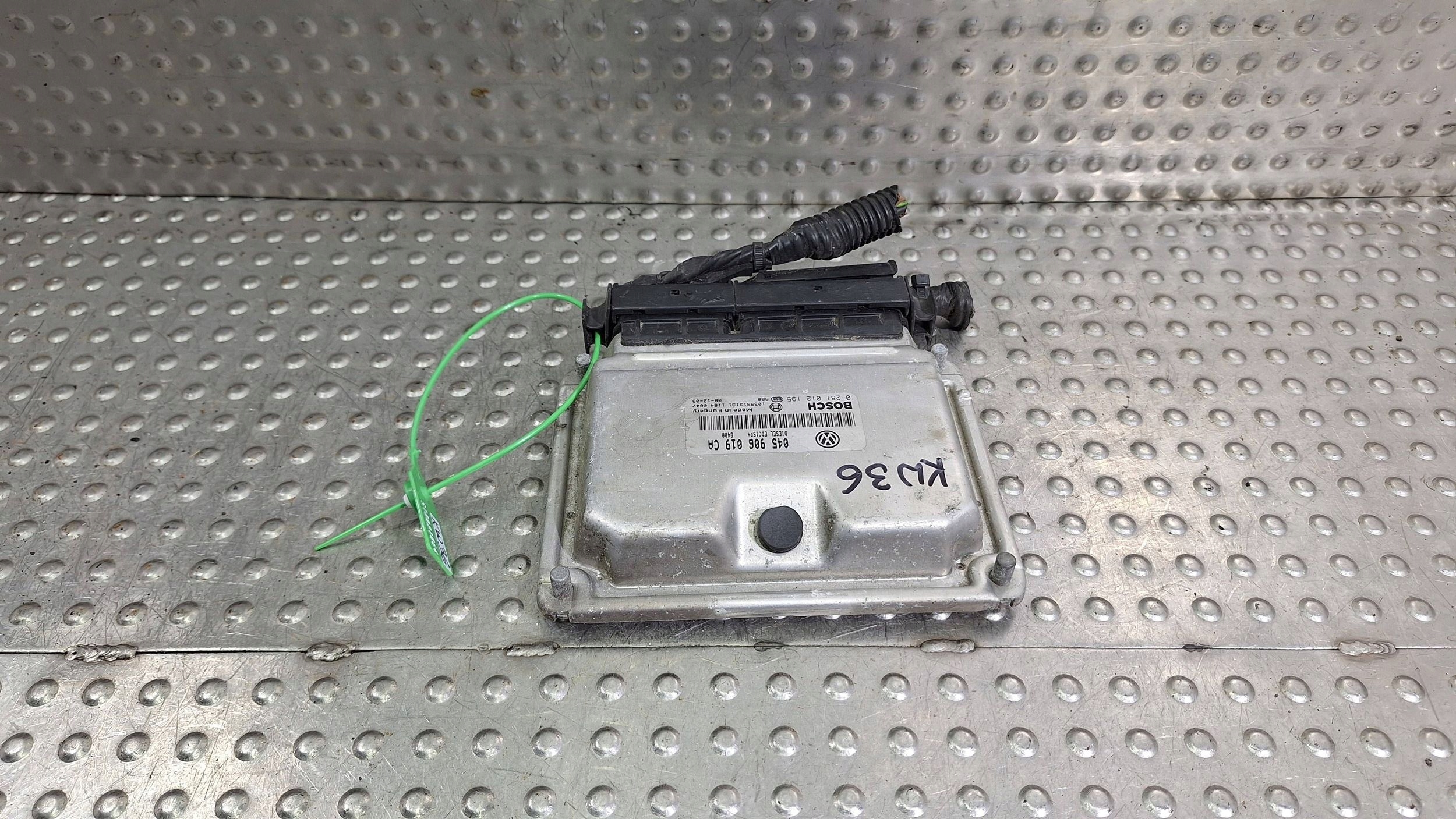 computer control unit of the engine 045906019CA 0281012195 VW POLO IV 1.4 TDI