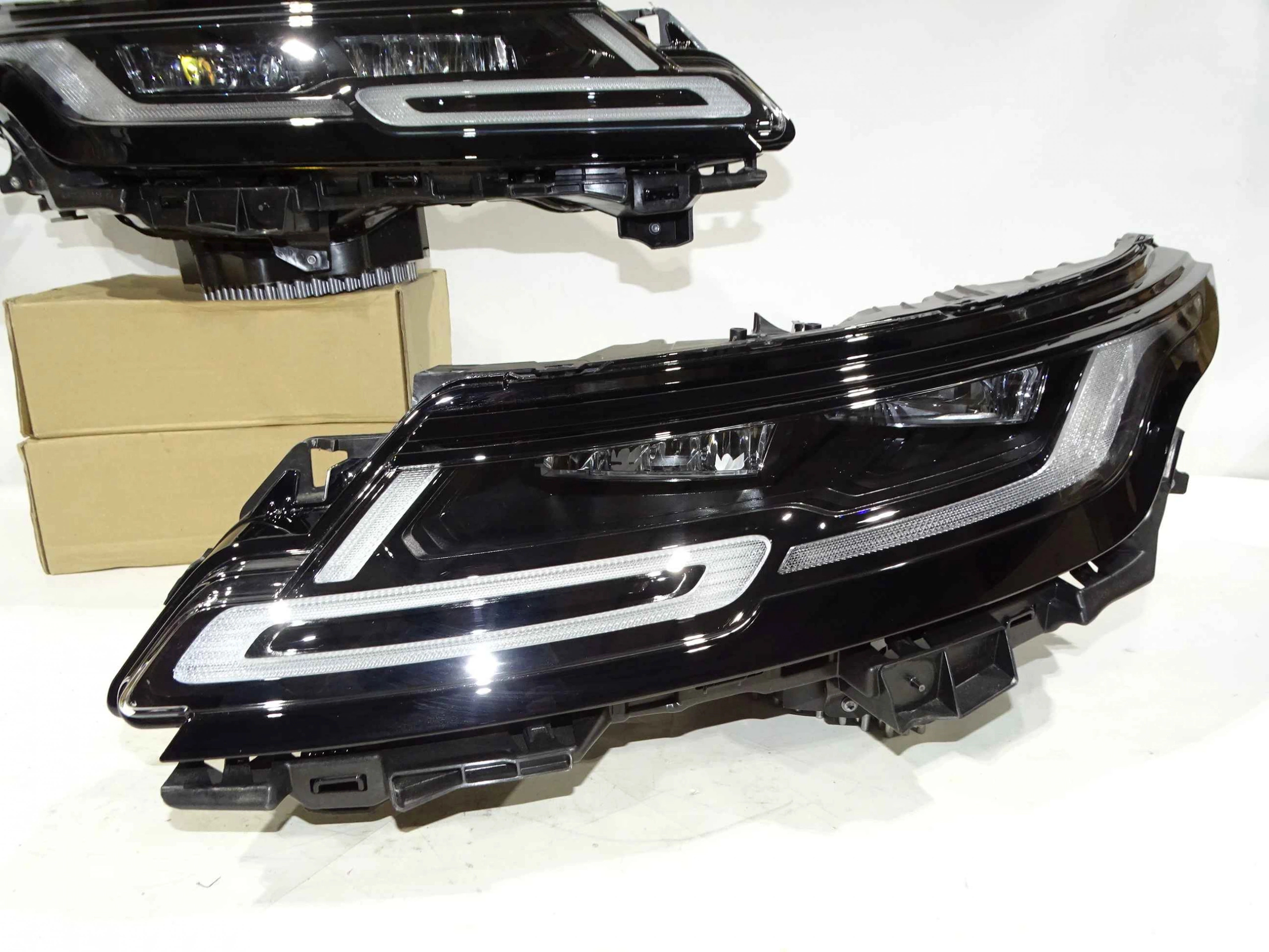 lampa reflektor LED MID NEW EVOQUE L551 MY21 2021 Producent części Land Rover OE