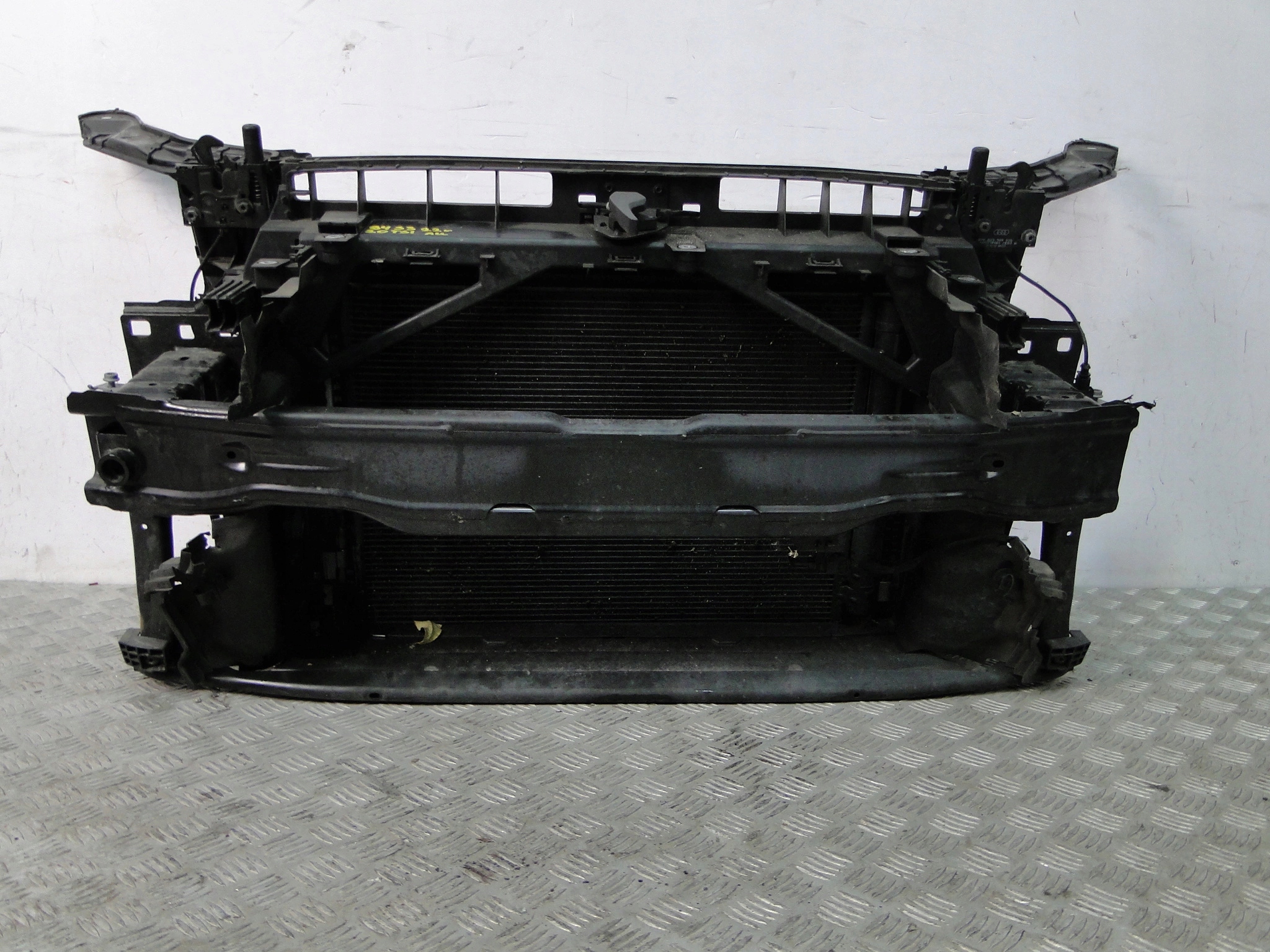 PAS PRZEDNI CHŁODNICE AUDI A3 S3 8Y0 2.0TFSI Producent części Audi