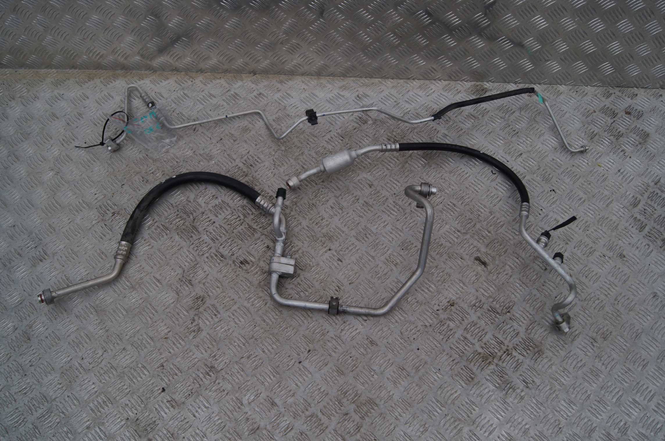 FR3B19A705AA FR3B19N602AB - Ford Mustang VI кондиционер 2.3 Ecoboost