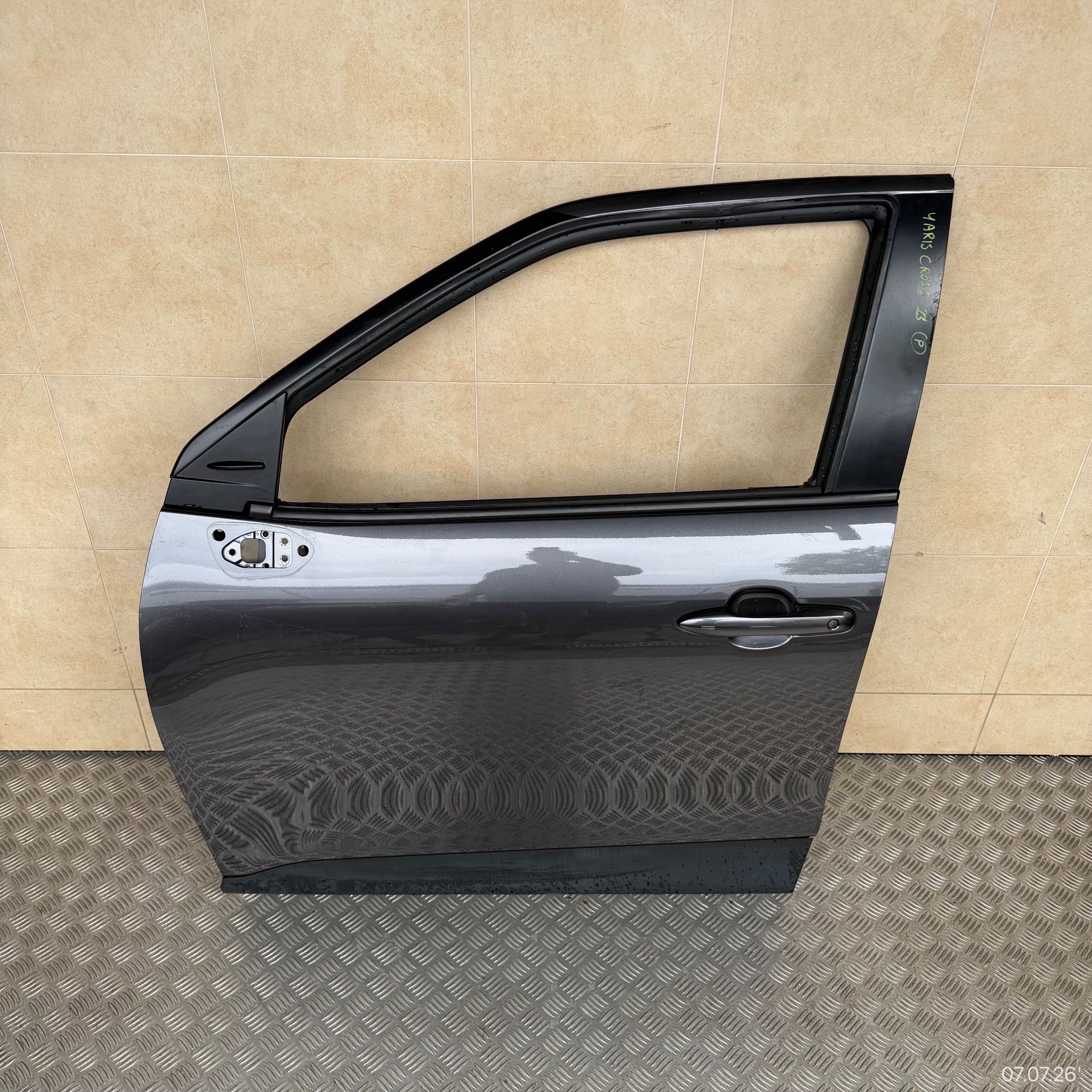 door front left TOYOTA YARIS CROSS 2023 ROK
