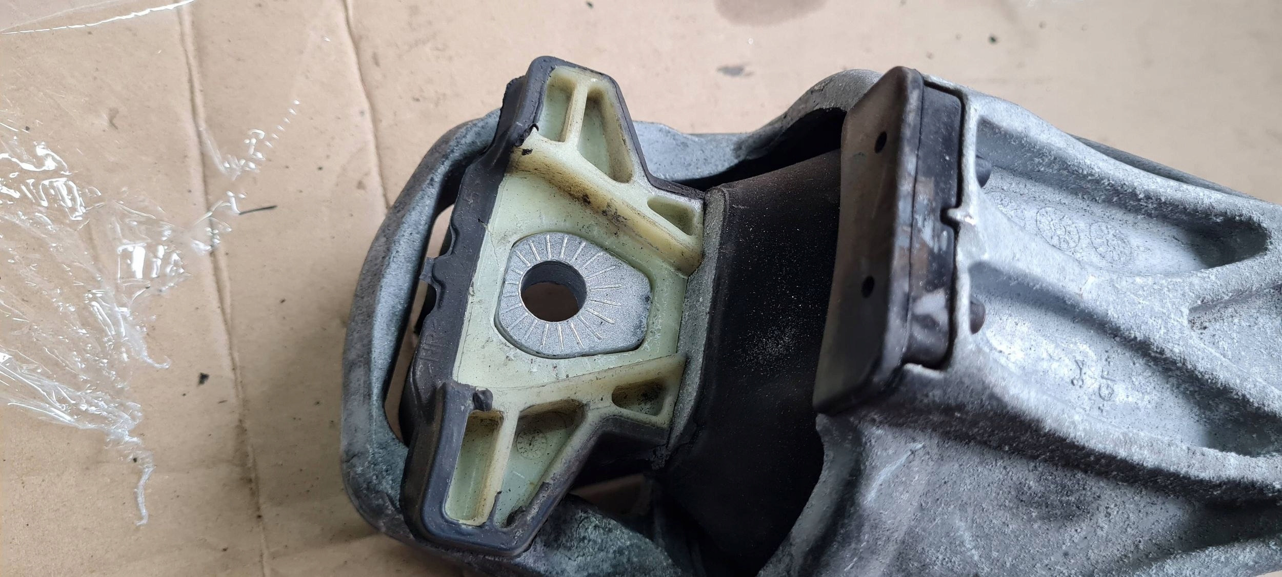 A5 8W LIFT engine mount right 2.0 TDI 8W0199372CS A4 B9 8W