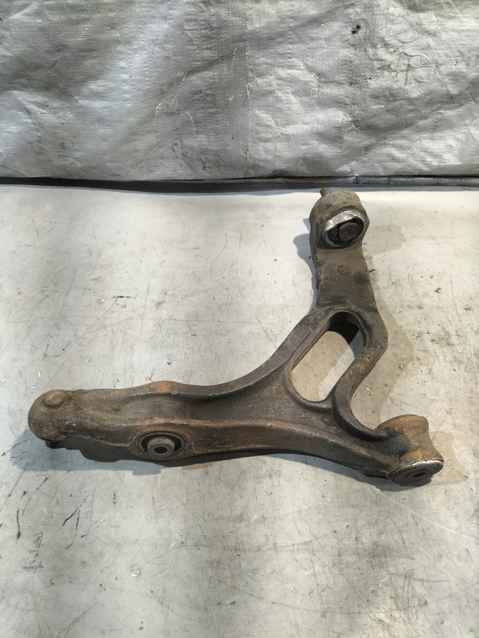 PORSCHE CAYENNE and arm right front
