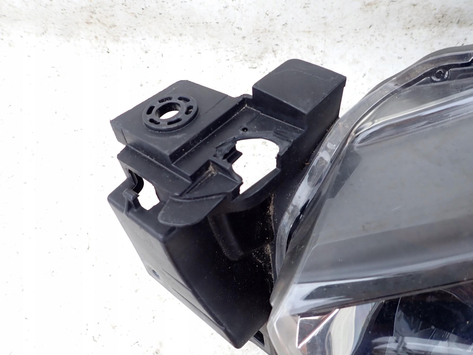 MAZDA 2 III 14-19 light front front left