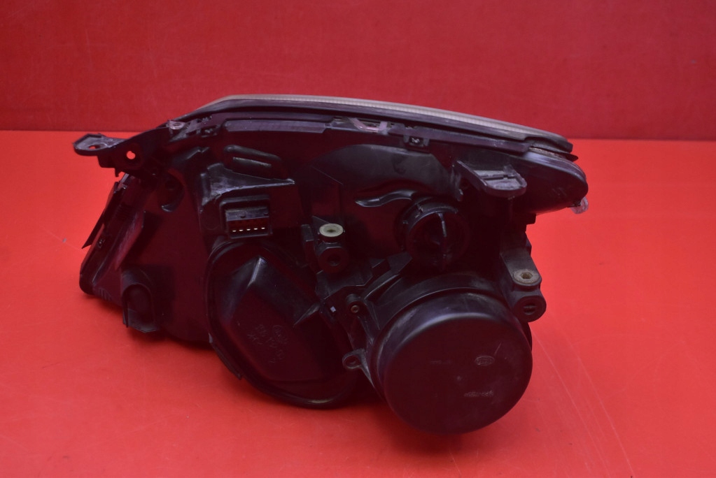 REFLEKTOR right light front XENON EU 155888 OPEL VECTRA C 02-05