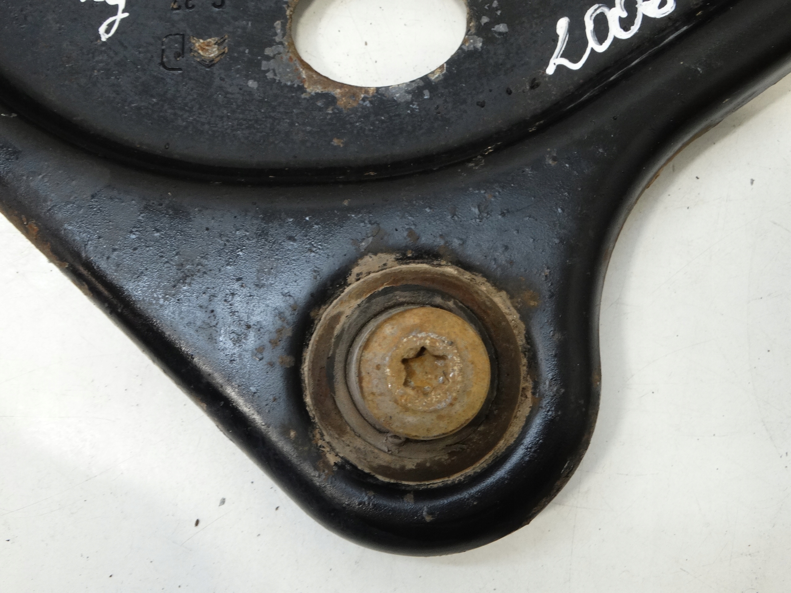 arm lower springing right front PEUGEOT 208 2008 129TYS.KM