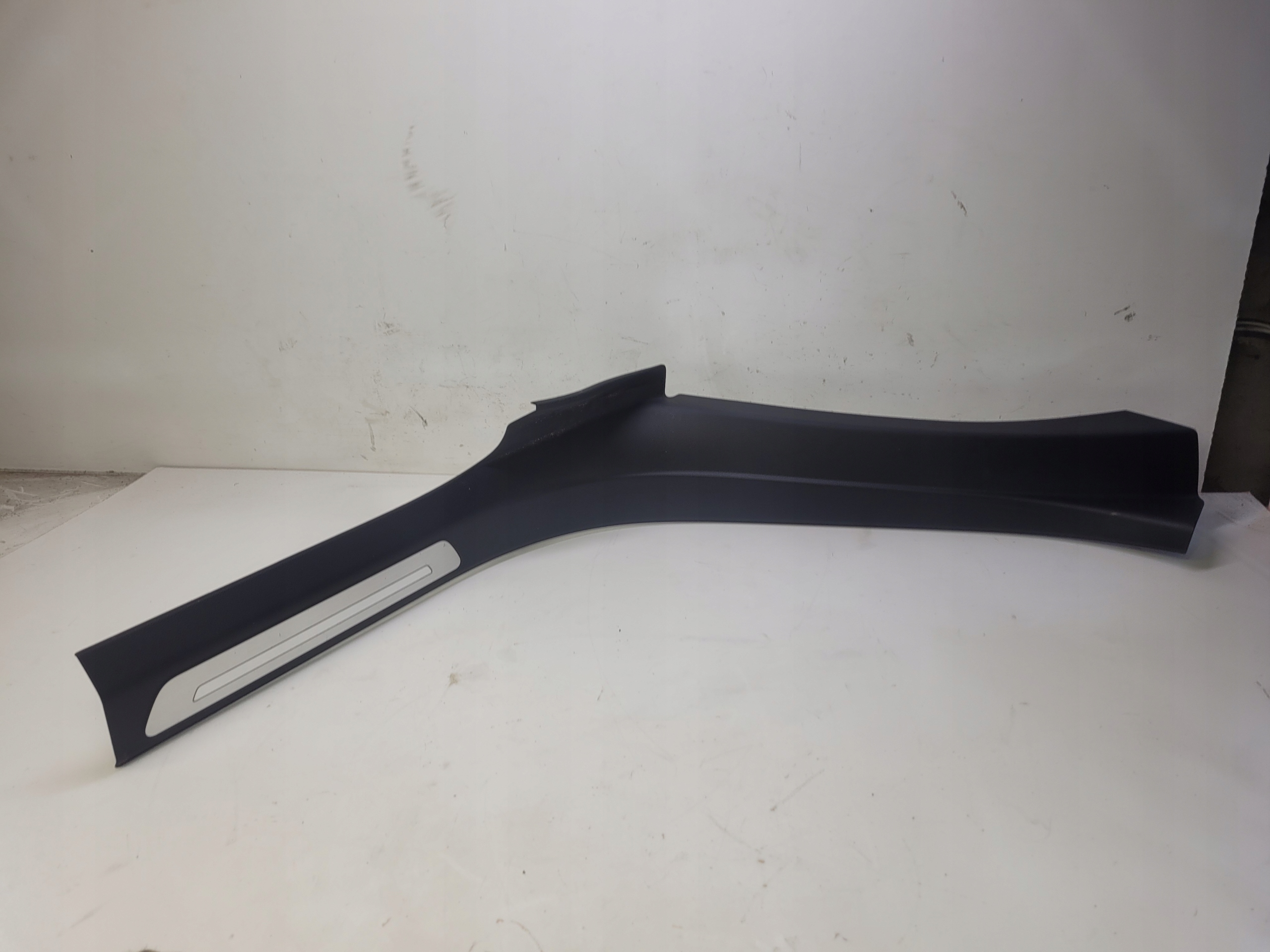BLENDE ABDECKUNG DER SCHWELLE LED LINKS HECK AUDI A8 D4 4H4864607K