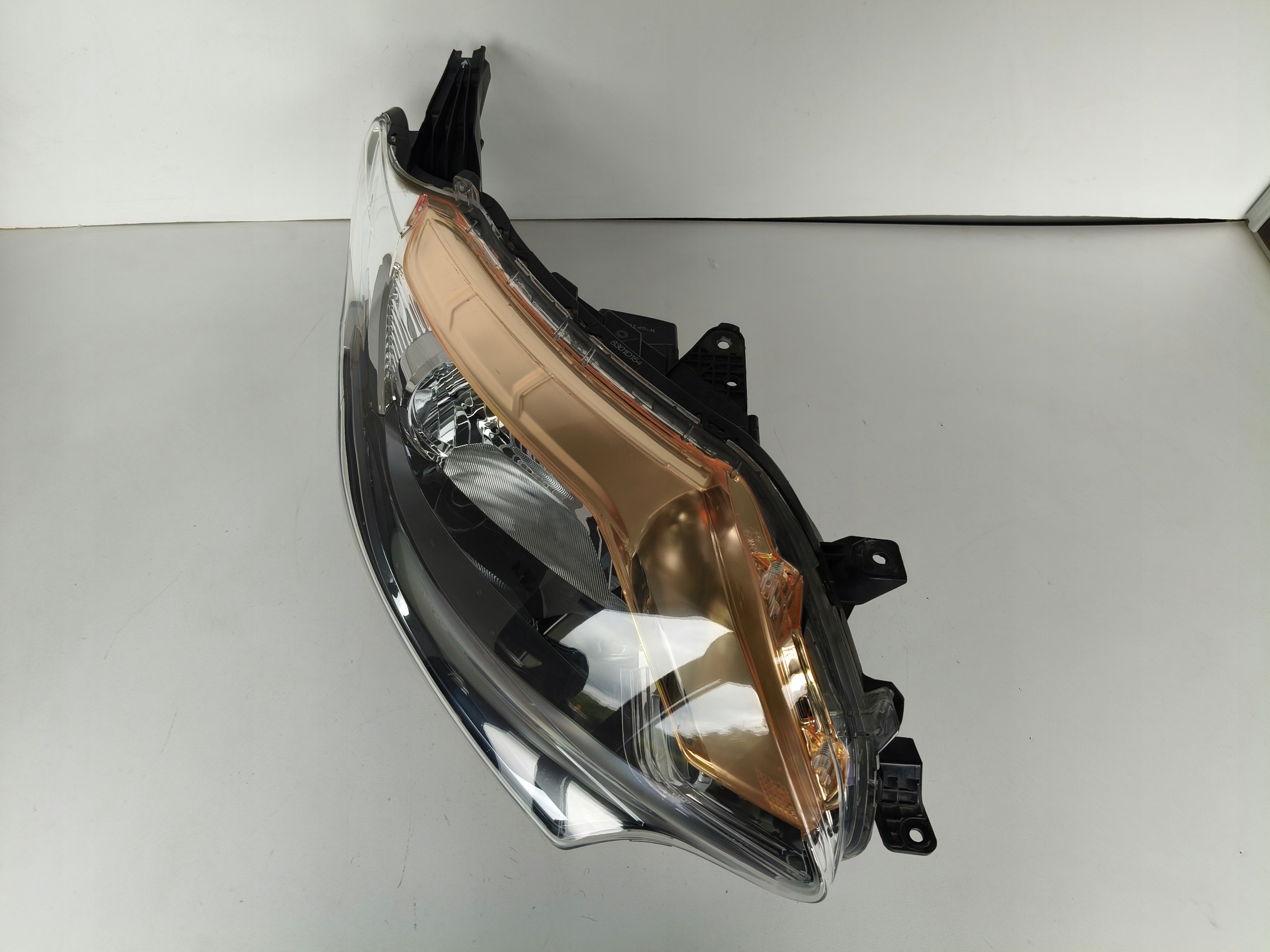 light right REFLEKTOR MITSUBISHI L200 15