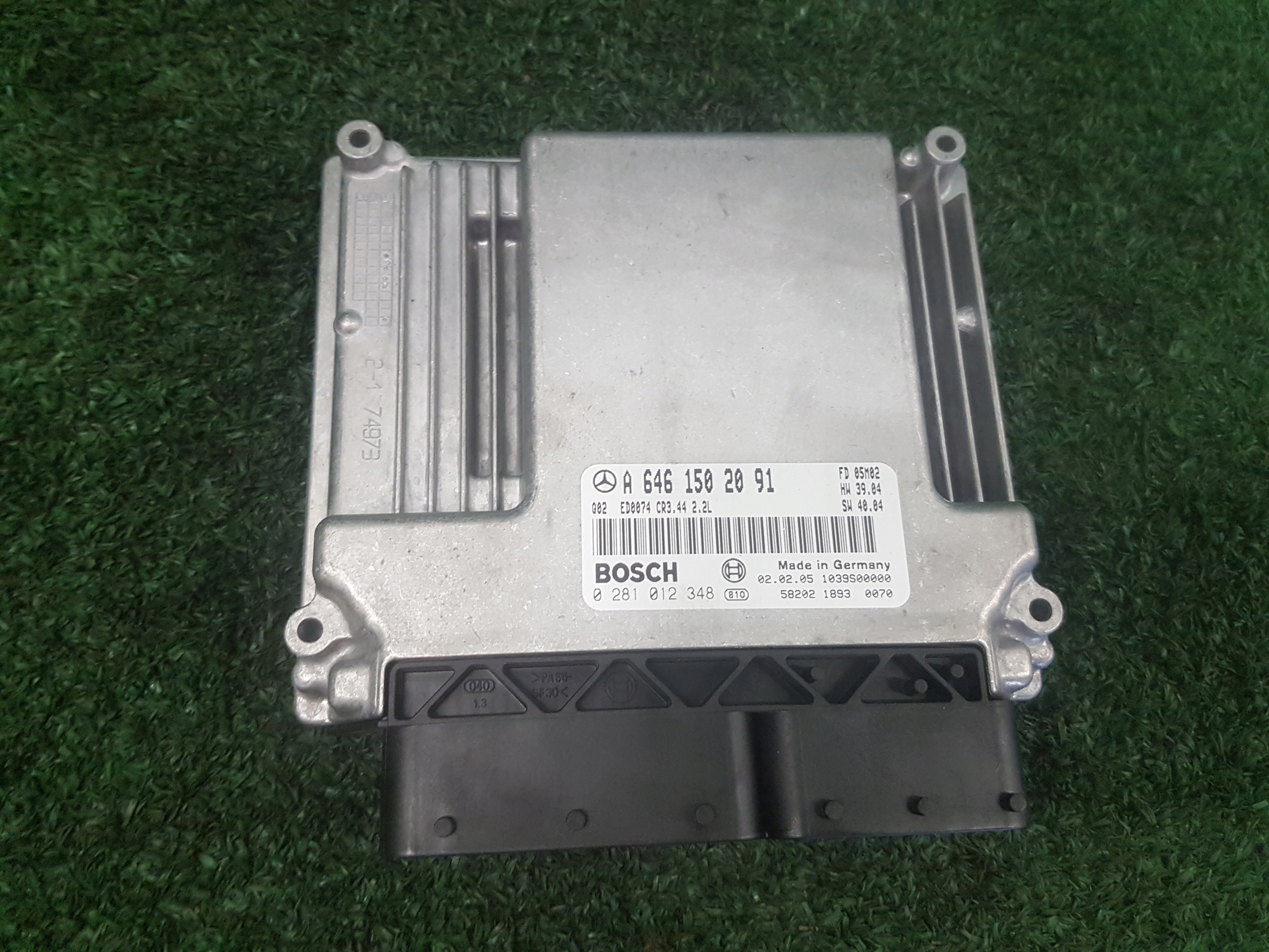computer of the engine control unit MERCEDES-BENZ E-KLASA W211 A6461502091
