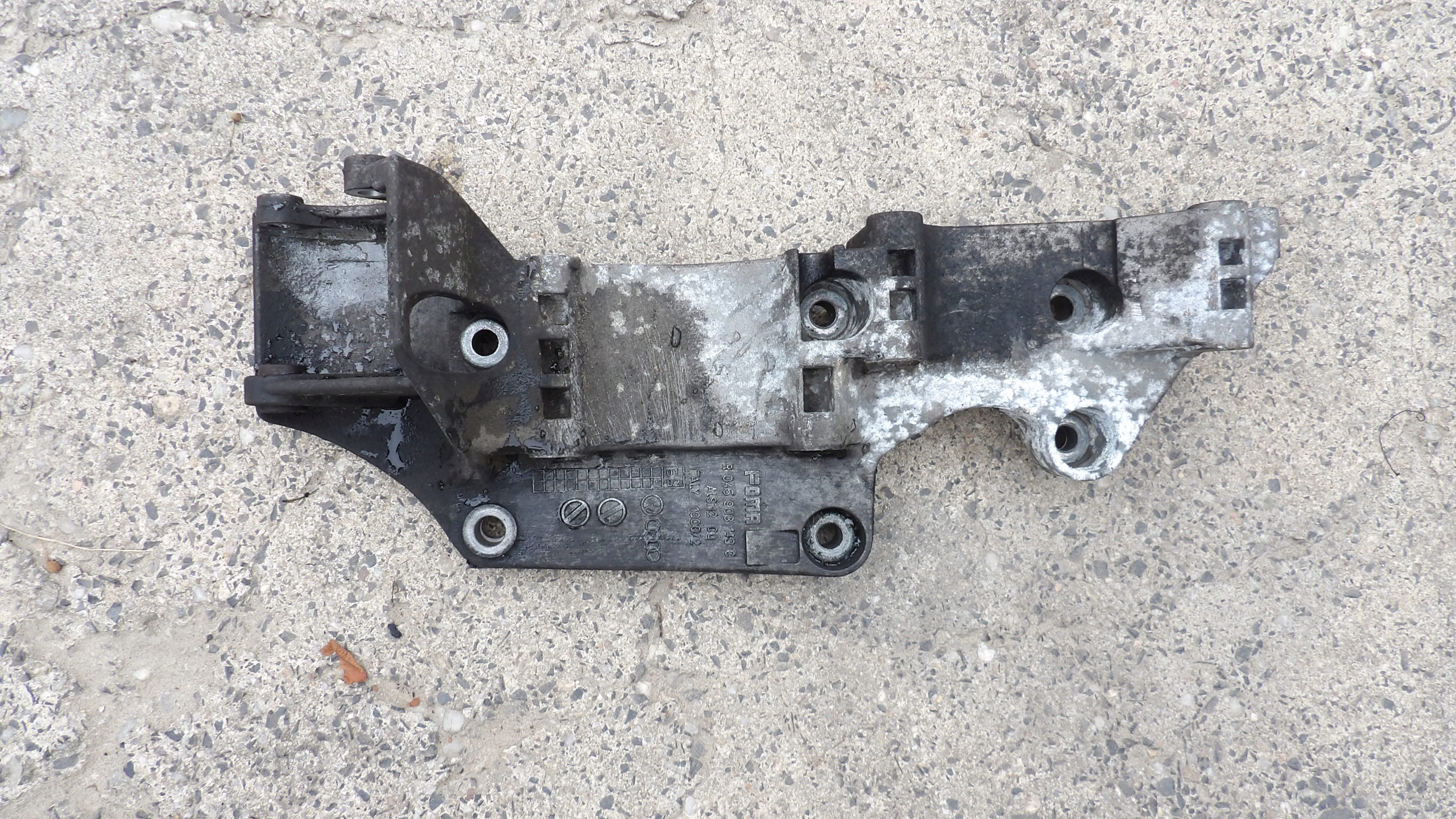 AUDI A3 8L LIFT 1.9 TDI Support Support plaque Alternateur