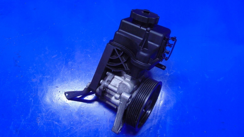 servo pump 2.2CDI MERCEDES SPRINTER 906 06-18R