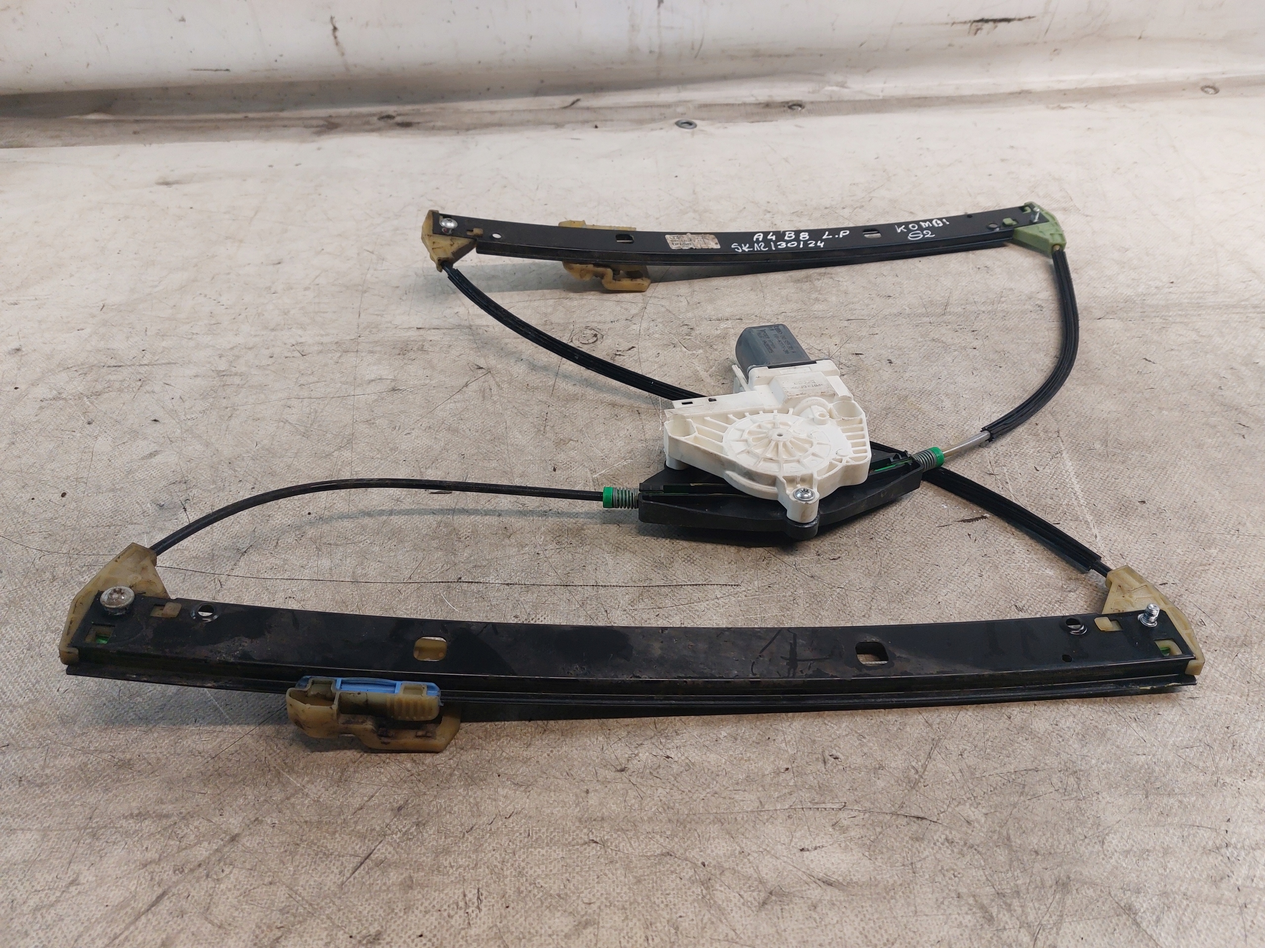 window regulator left front AUDI A4 B8