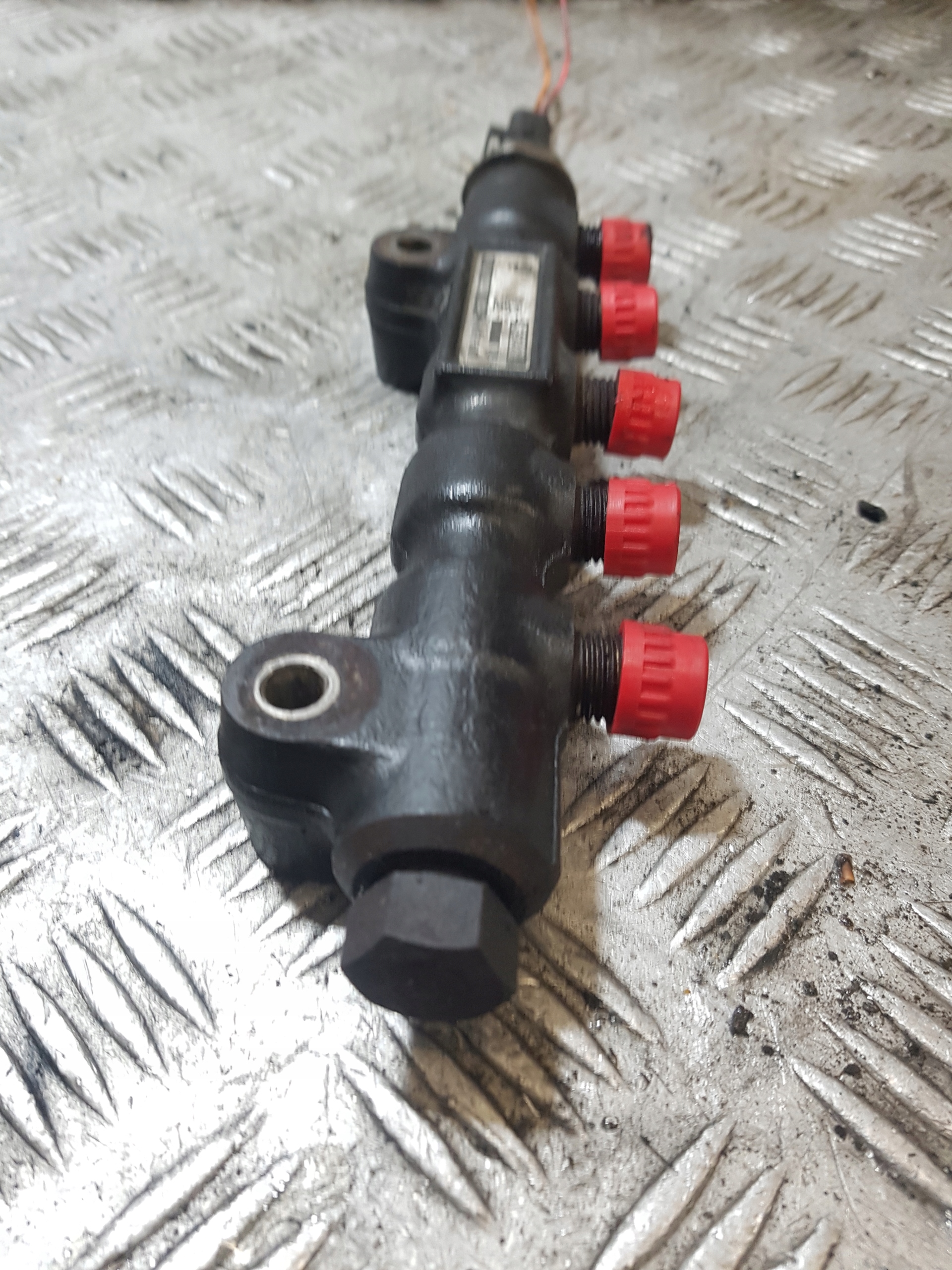 Rampe injection PEUGEOT 307 9654592680