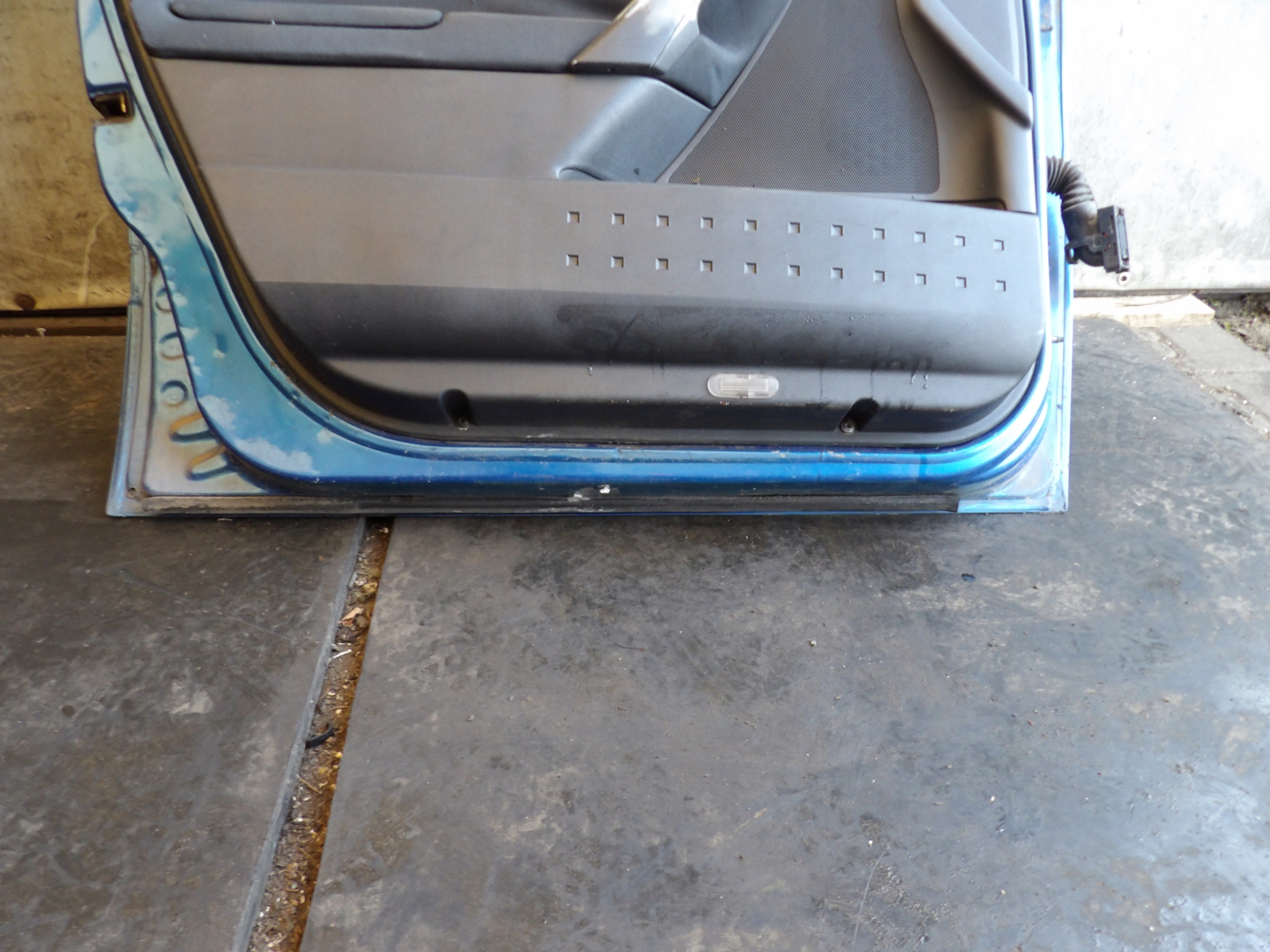 Renault Megane II door front left lak. TEI45 HB 5D