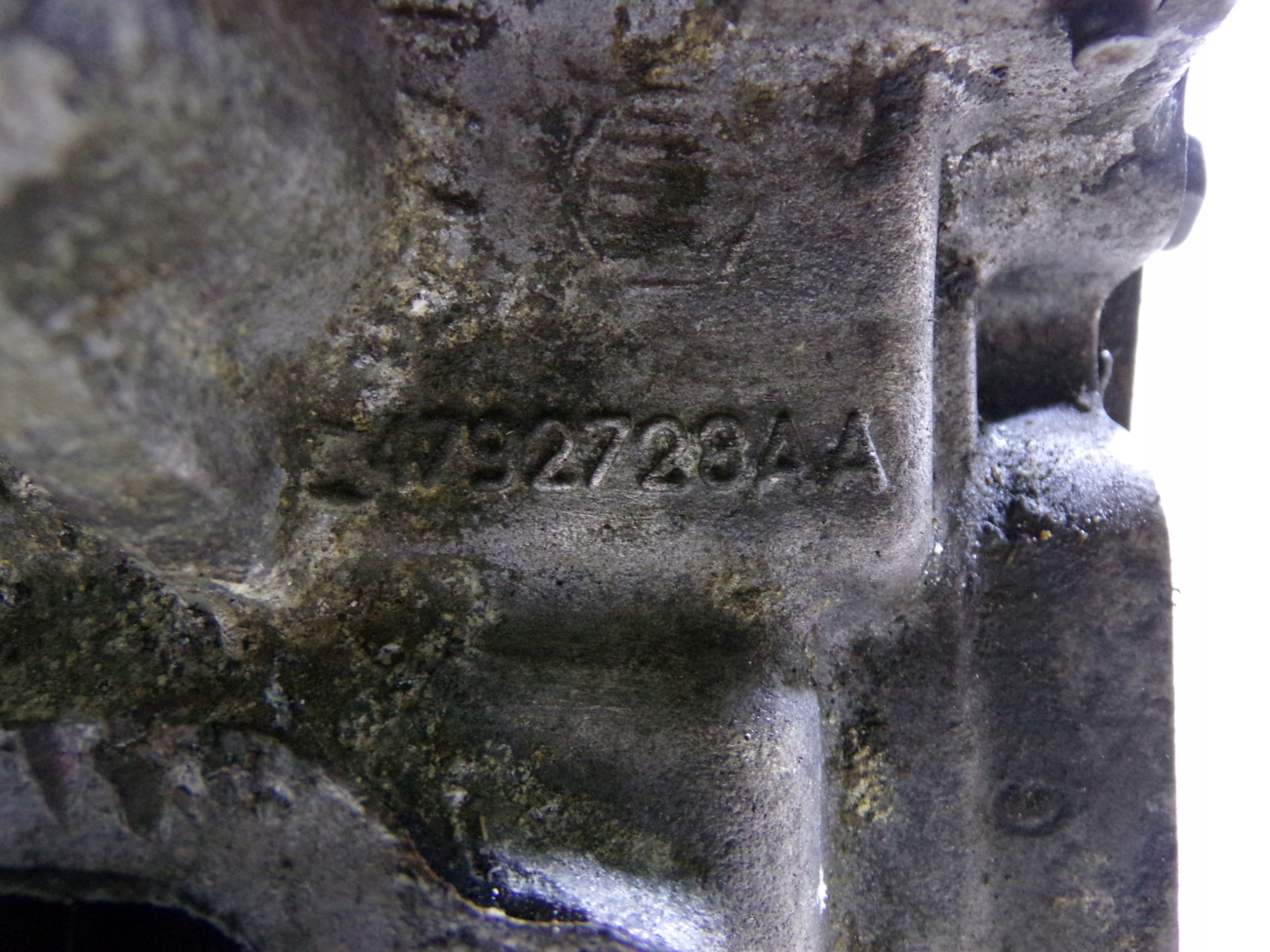head. of the engine left CHRYSLER PACYFICA 3.5 V6 4792728AA