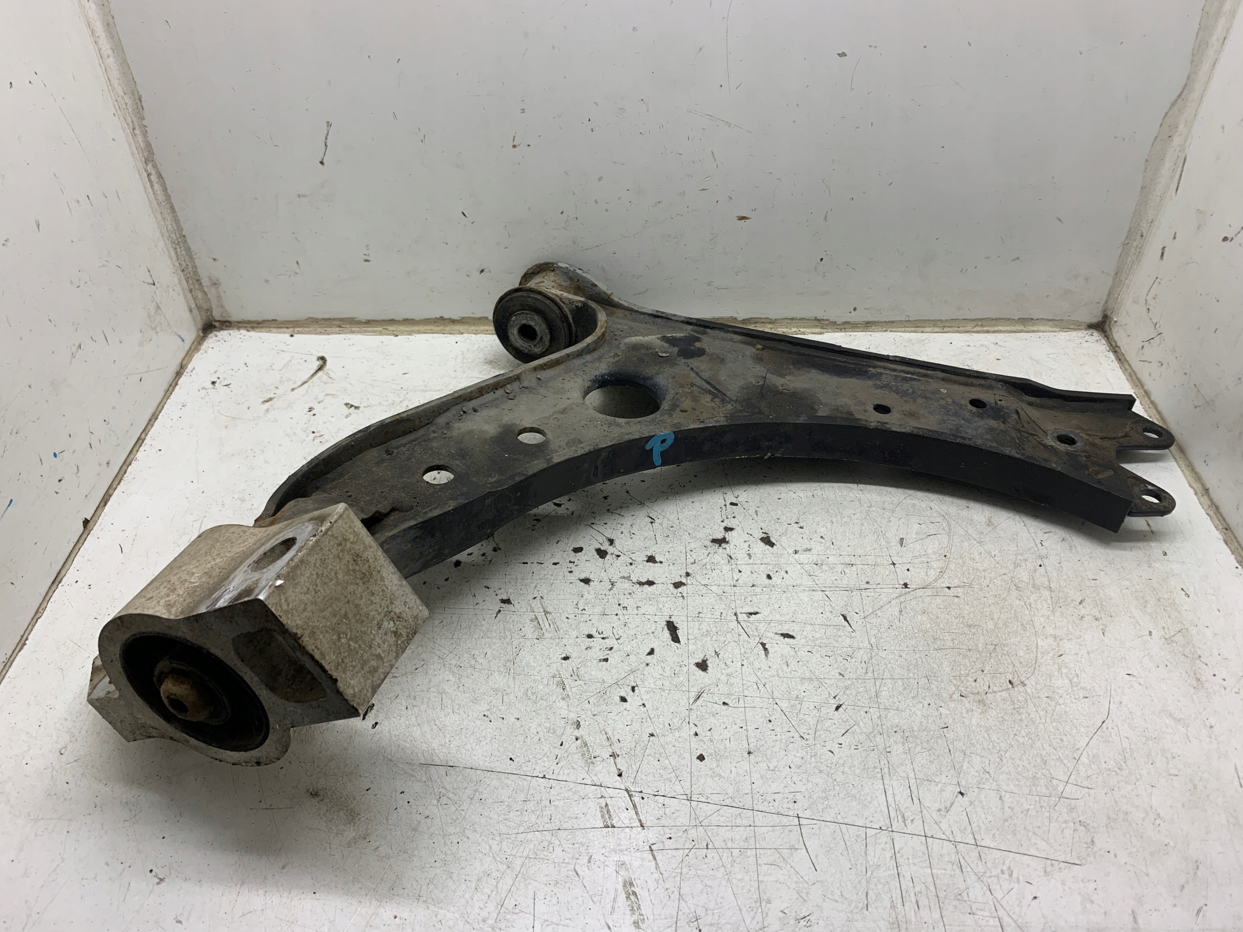 arm front right 1K0407190E VW GOLF VI 1.6 TDI
