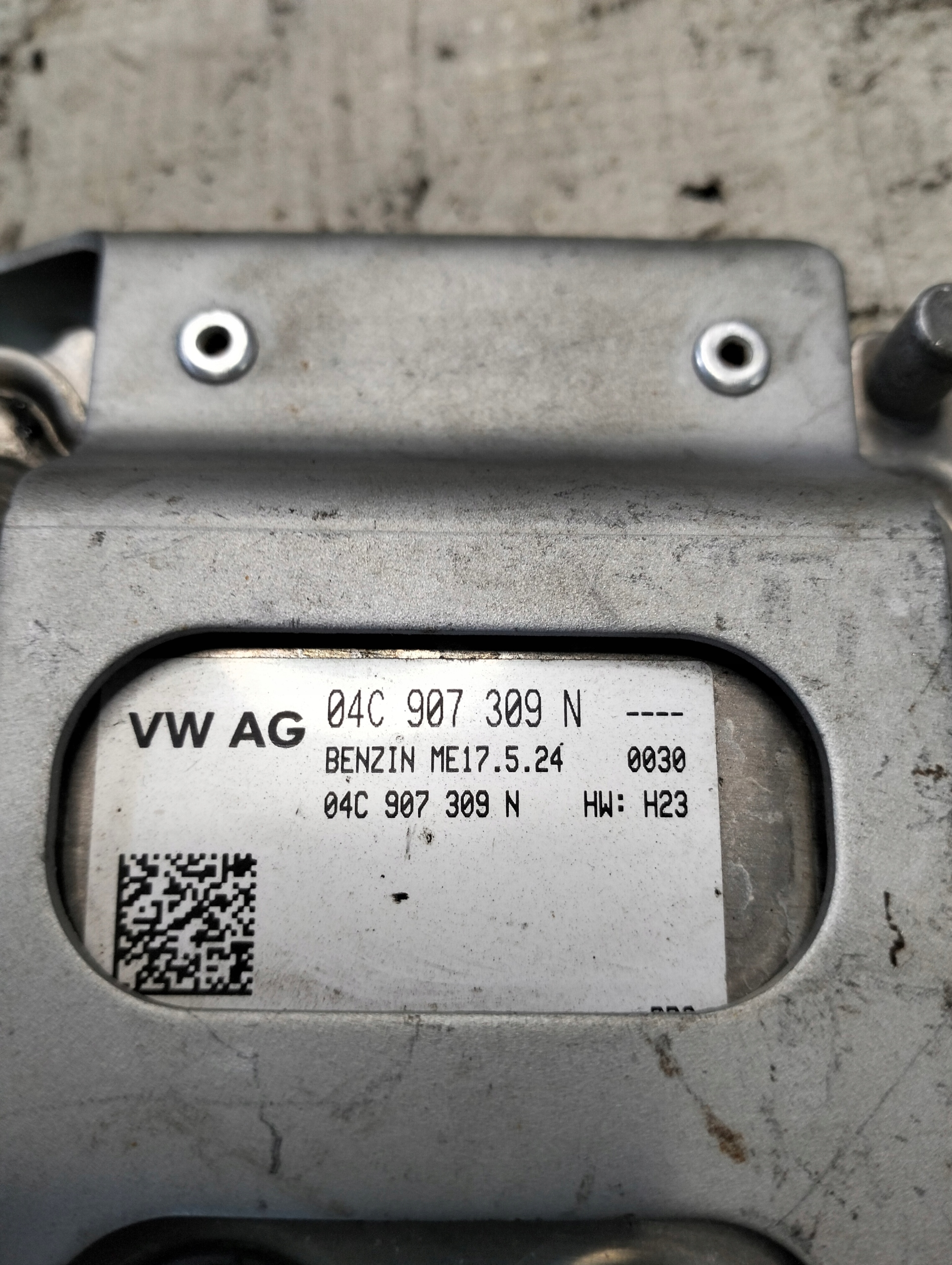 computer control unit of the engine VW UP 1.0 MPI OE 04C907309N