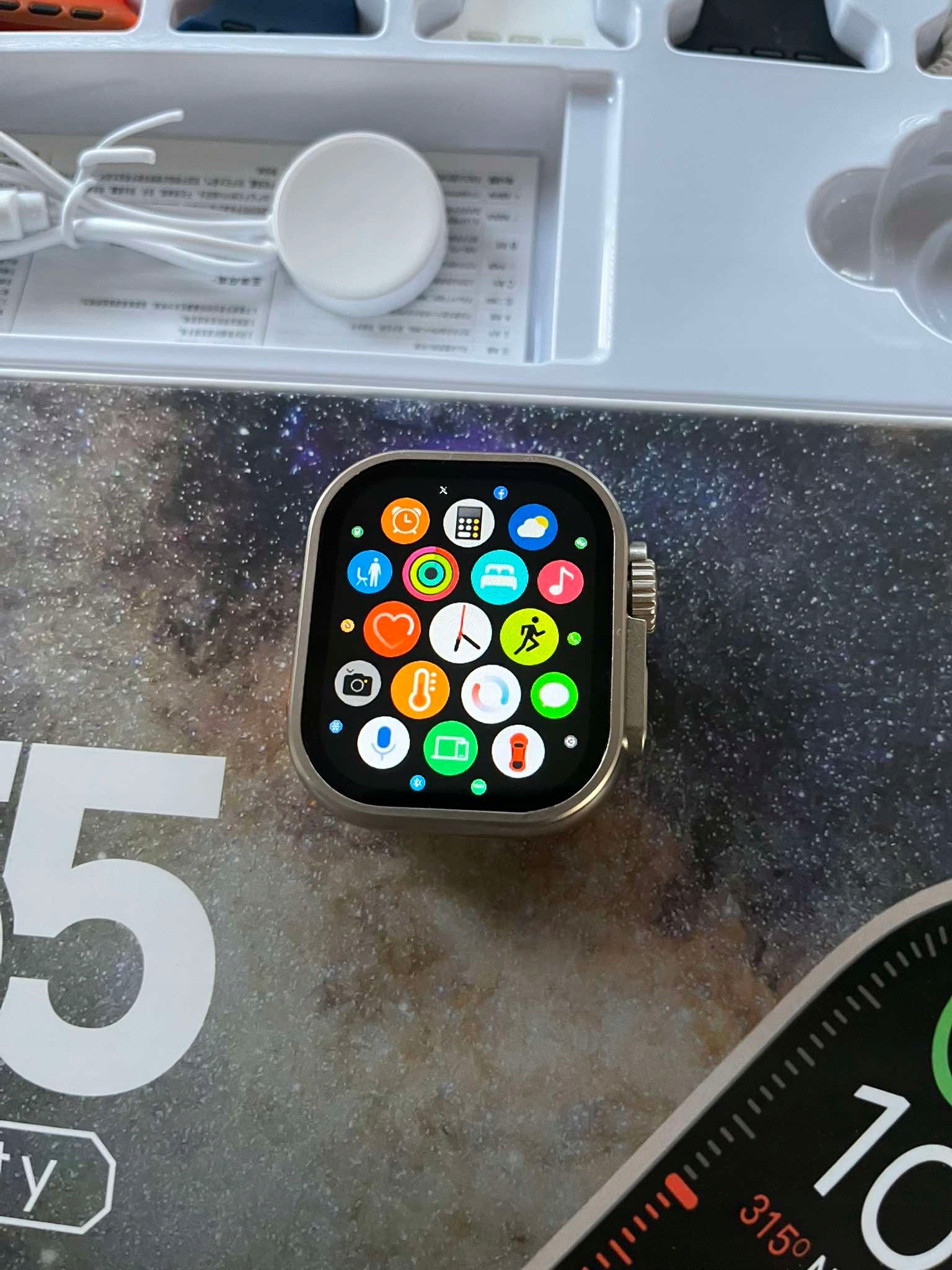 SMARTWATCH V55 ULTRA INFINITI + 7 STRIPES PULSE TALK SMS GPS ŽAIDIMAS Spalva sidabrinė
