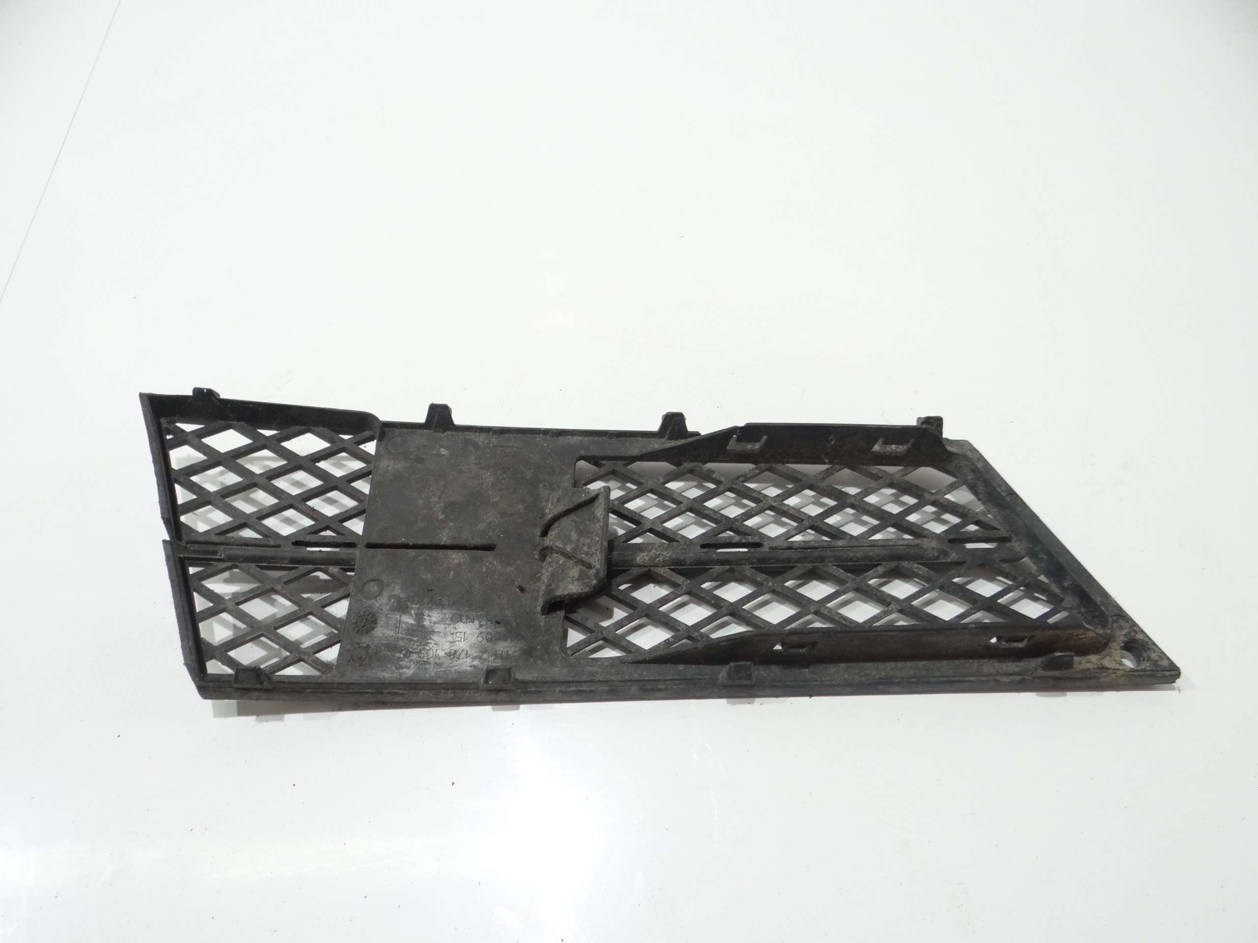 mřížka nárazníku levá BMW E60 E61 7178109