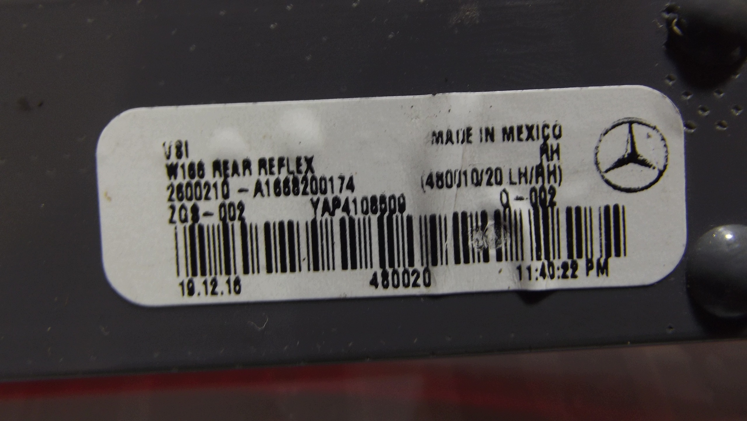 Mercedes GLE W166 odblask right rear part A1668200174