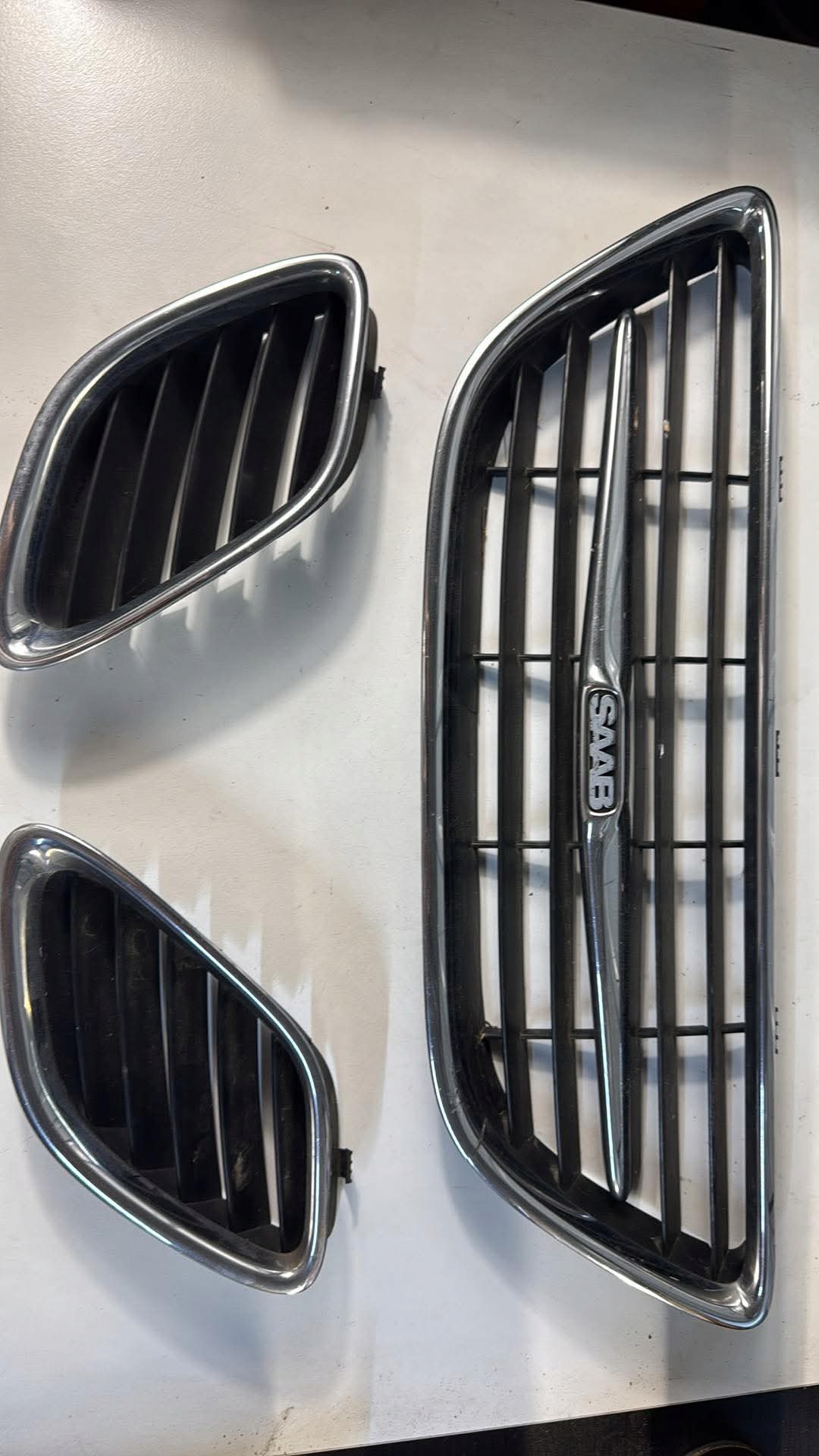 grill complete front SAAB 9-3 II 93 oe 02-07r. (grill + kidney grilles)