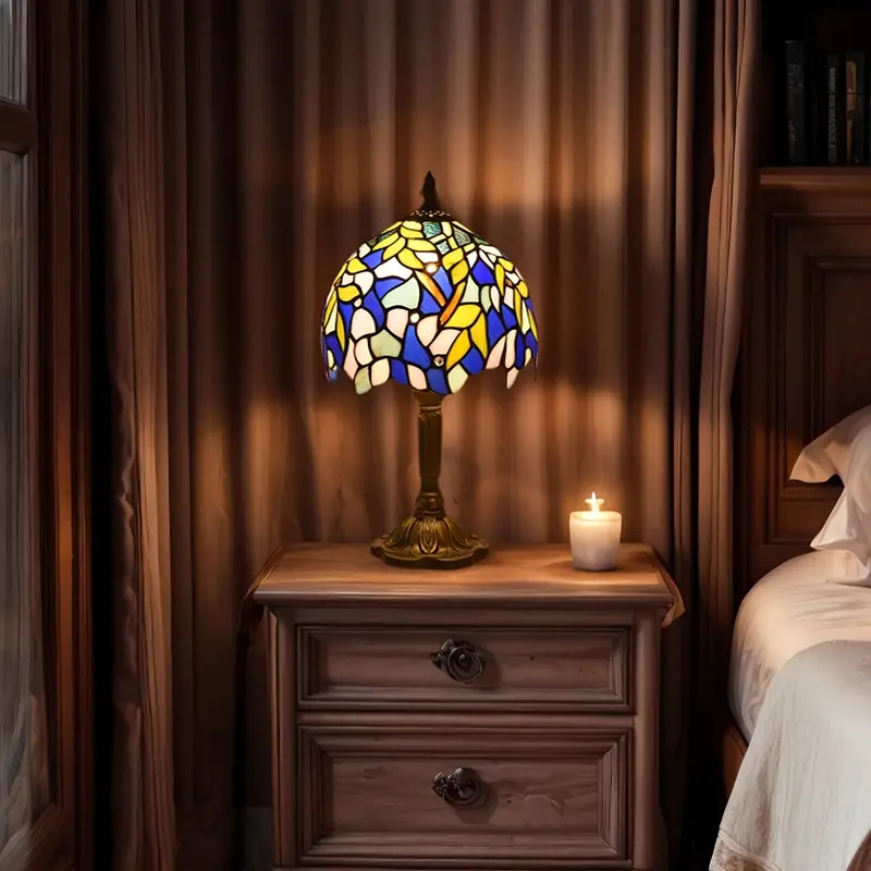 Lampa witrażowa w stylu Tiffany. Wisteria 20'